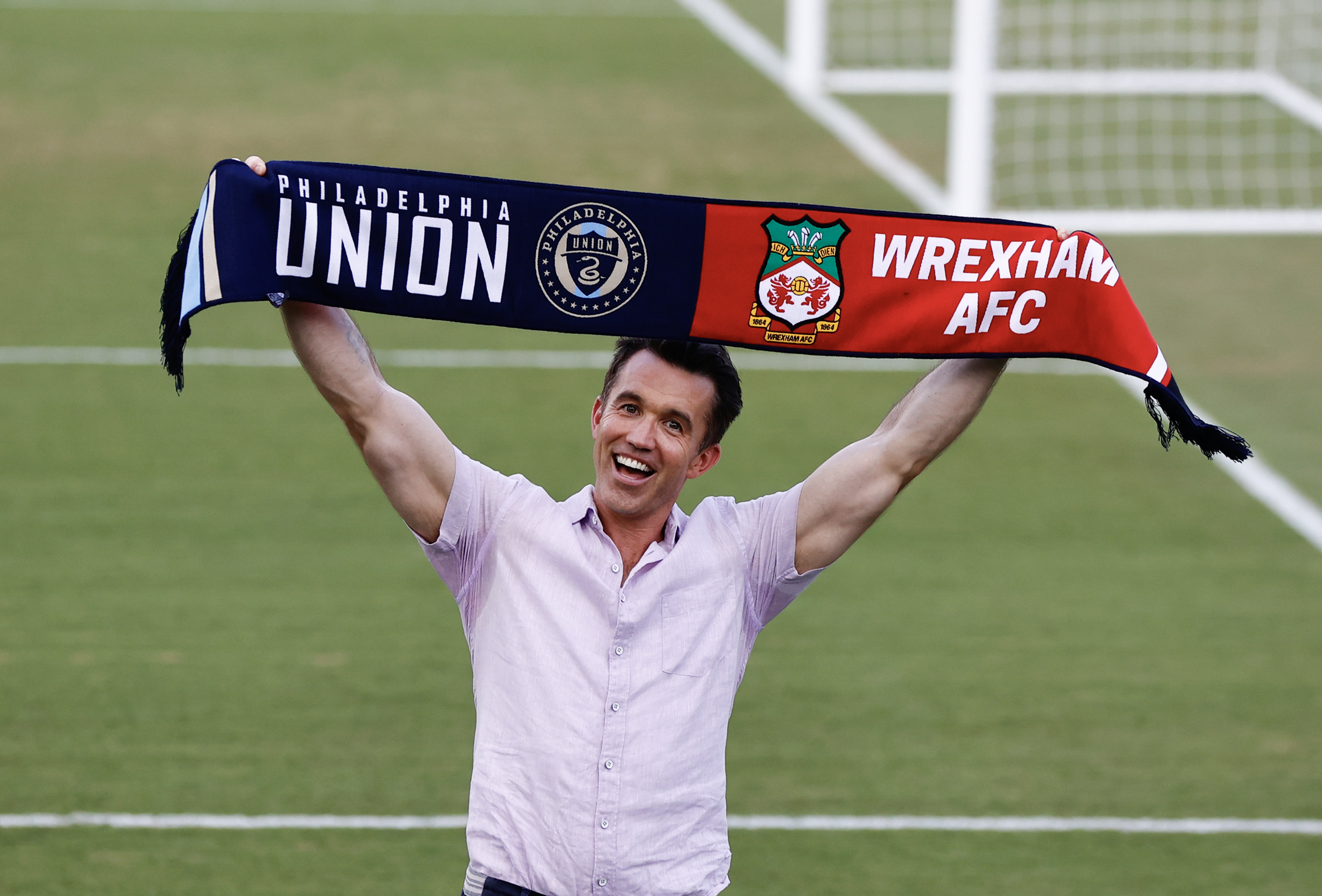 Wrexham Wins Promotion for Ryan Reynolds and Rob McElhenney - The New York  Times