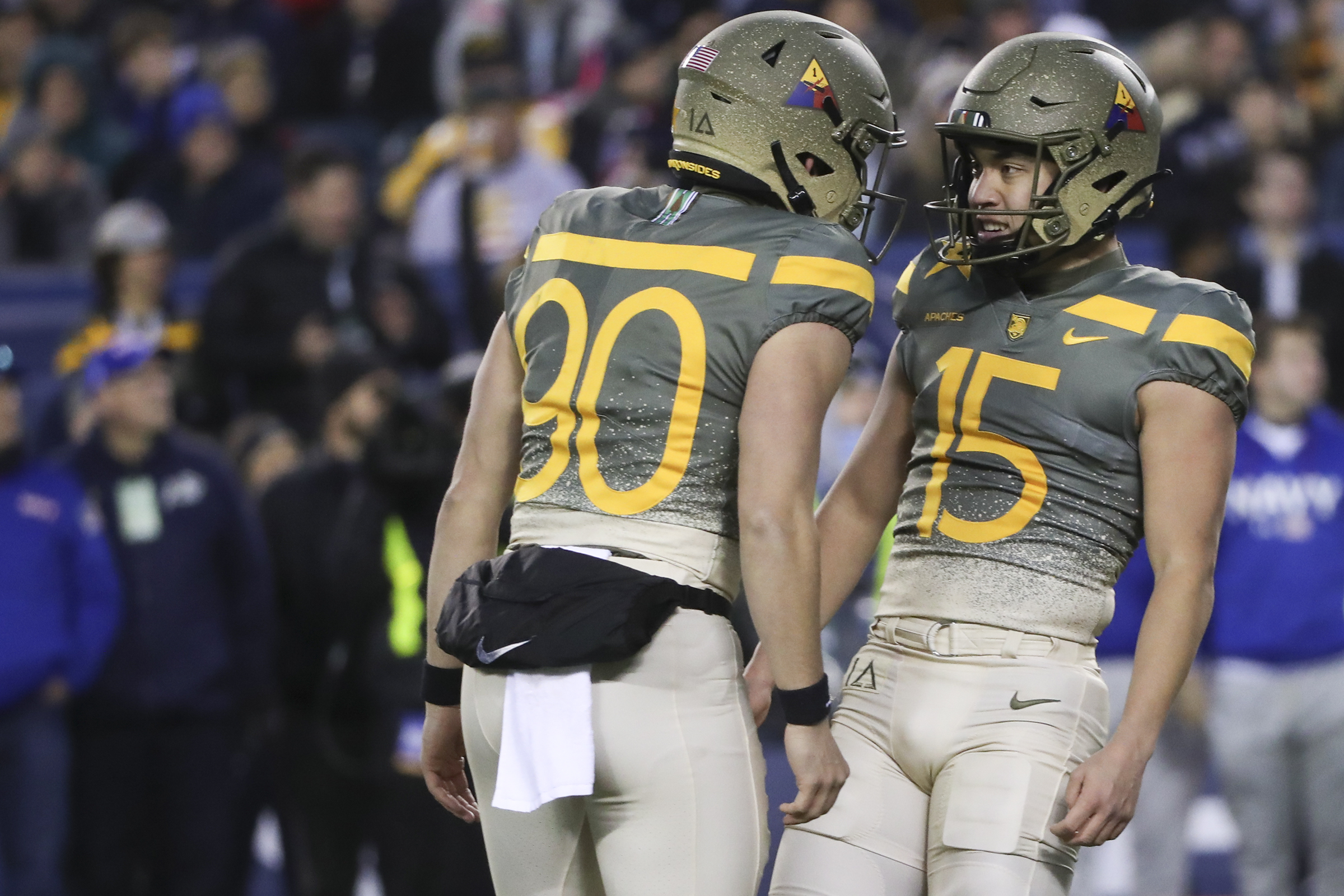 Army comes out on top in history-filled game against Navy at the Linc