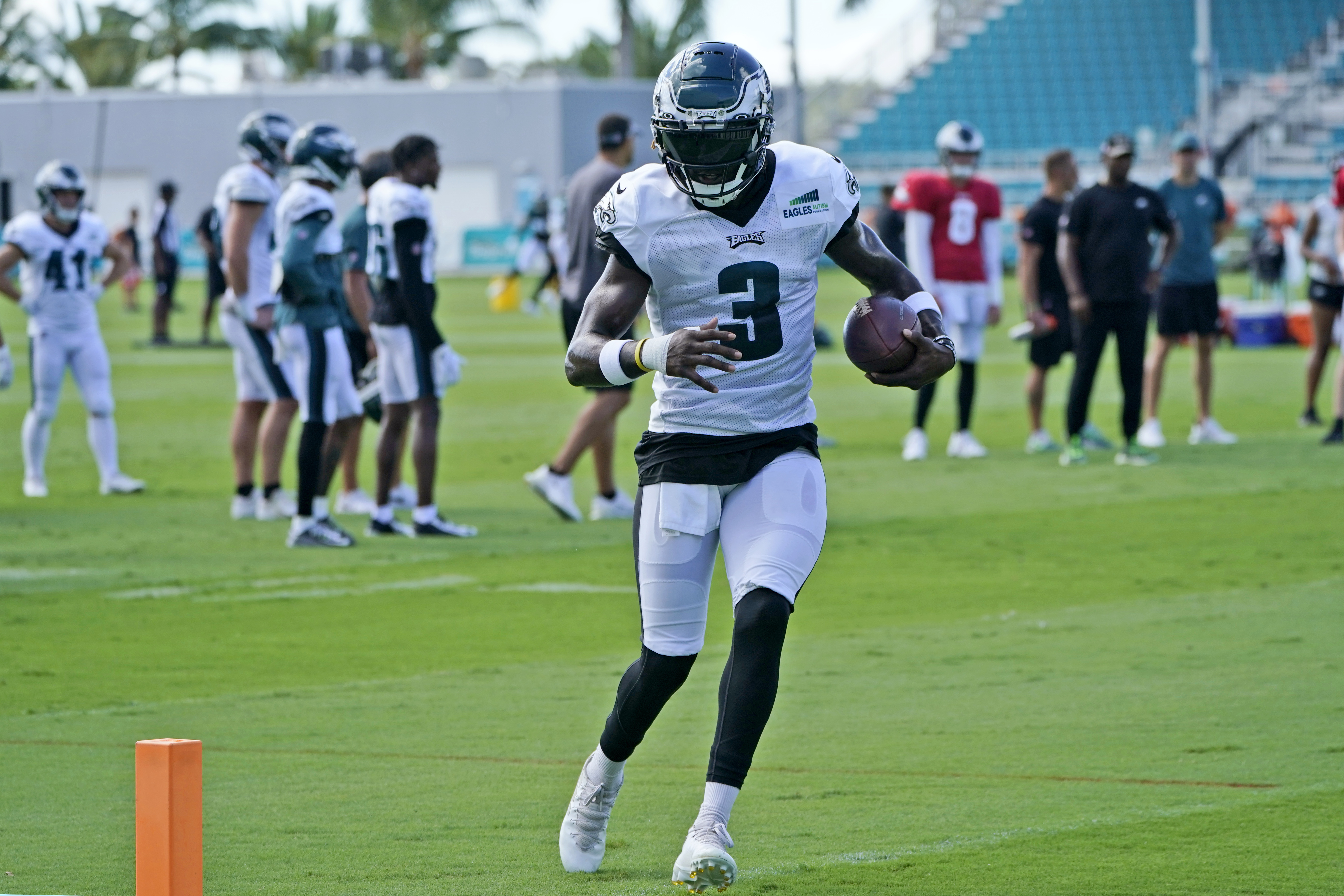 Philadelphia Eagles Lead Miami Dolphins at Halftime Despite Tyreek Hill's  Late TD - Sports Illustrated Philadelphia Eagles News, Analysis and More