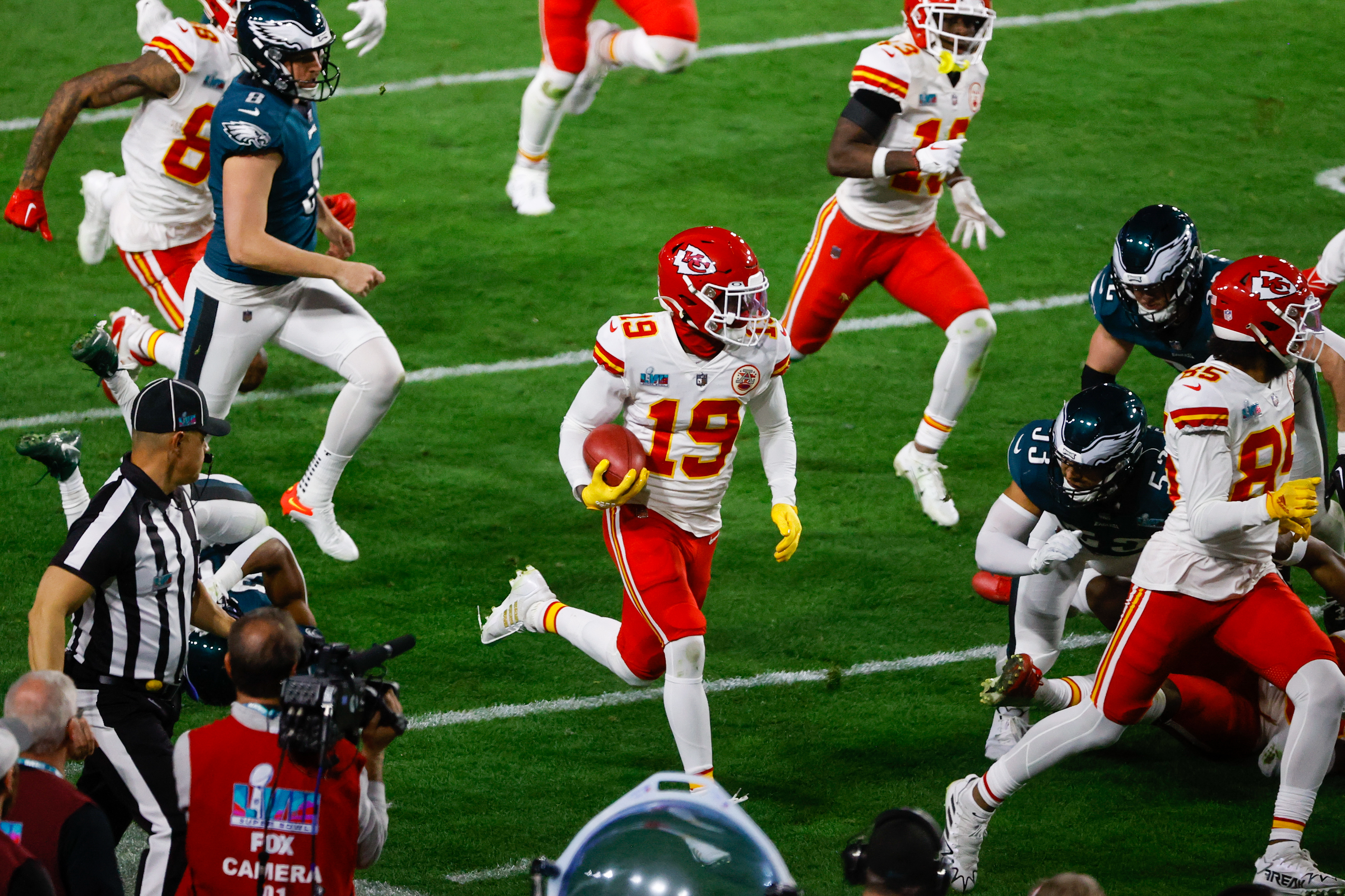 Chiefs' Kadarius Toney made the Eagles pay for an 'ugly' punt in