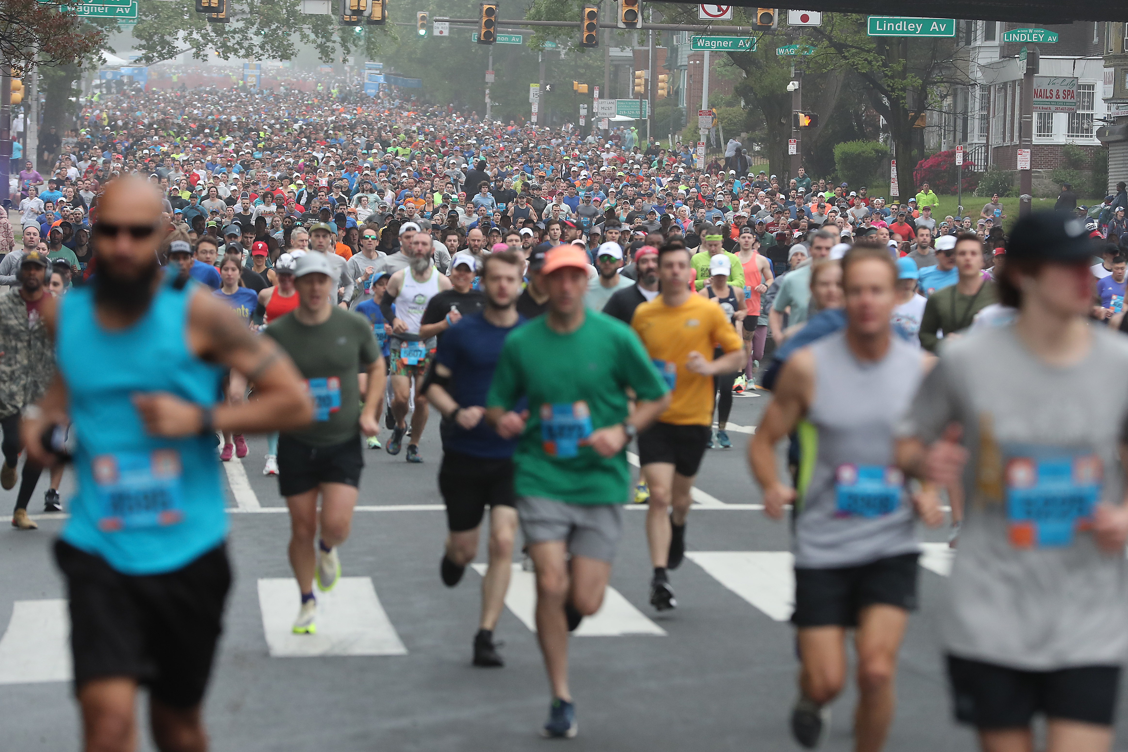 Broad Street Run: Philly man runs race with basketball and Allen