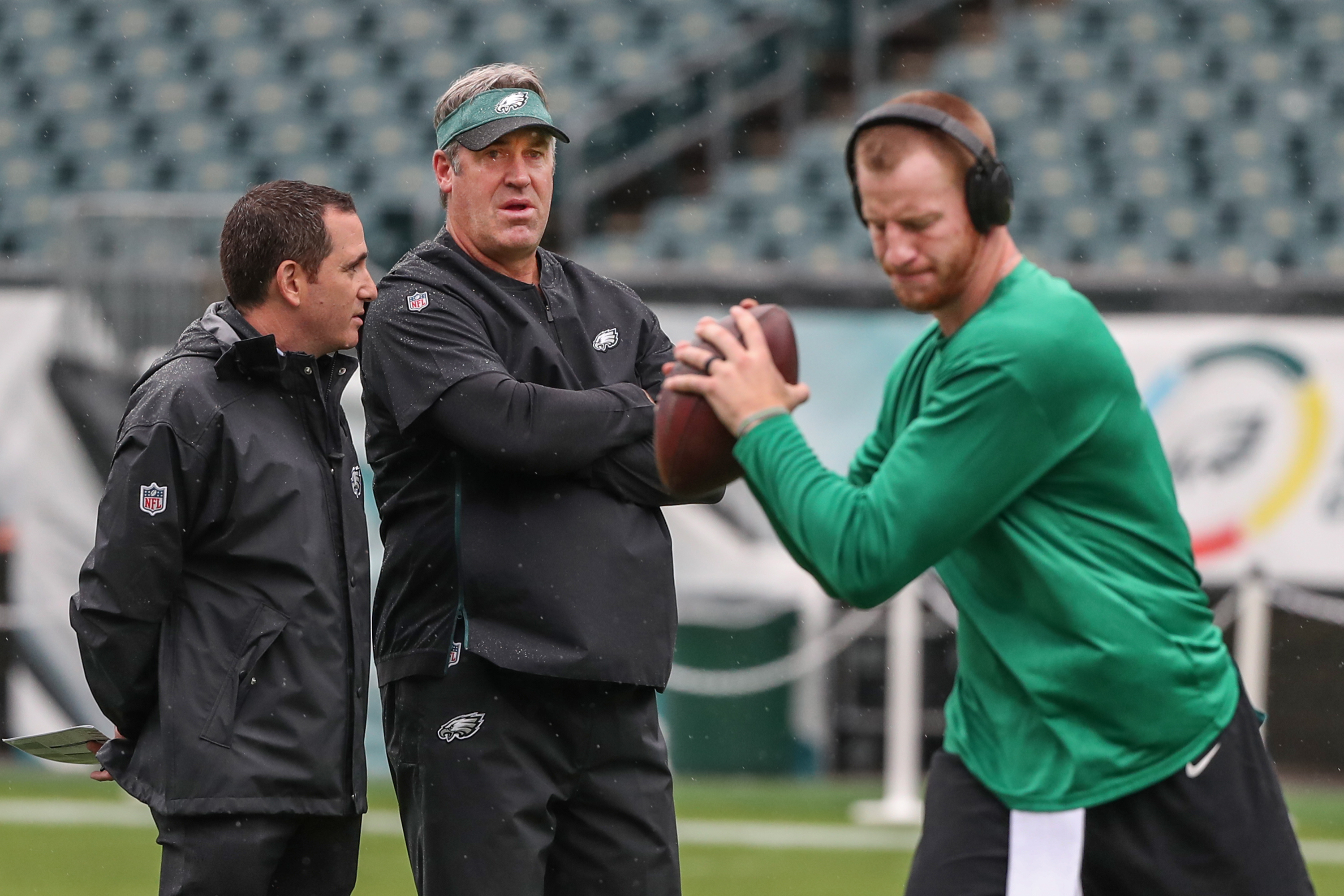 Colts coach Frank Reich sticks his neck out for Carson Wentz