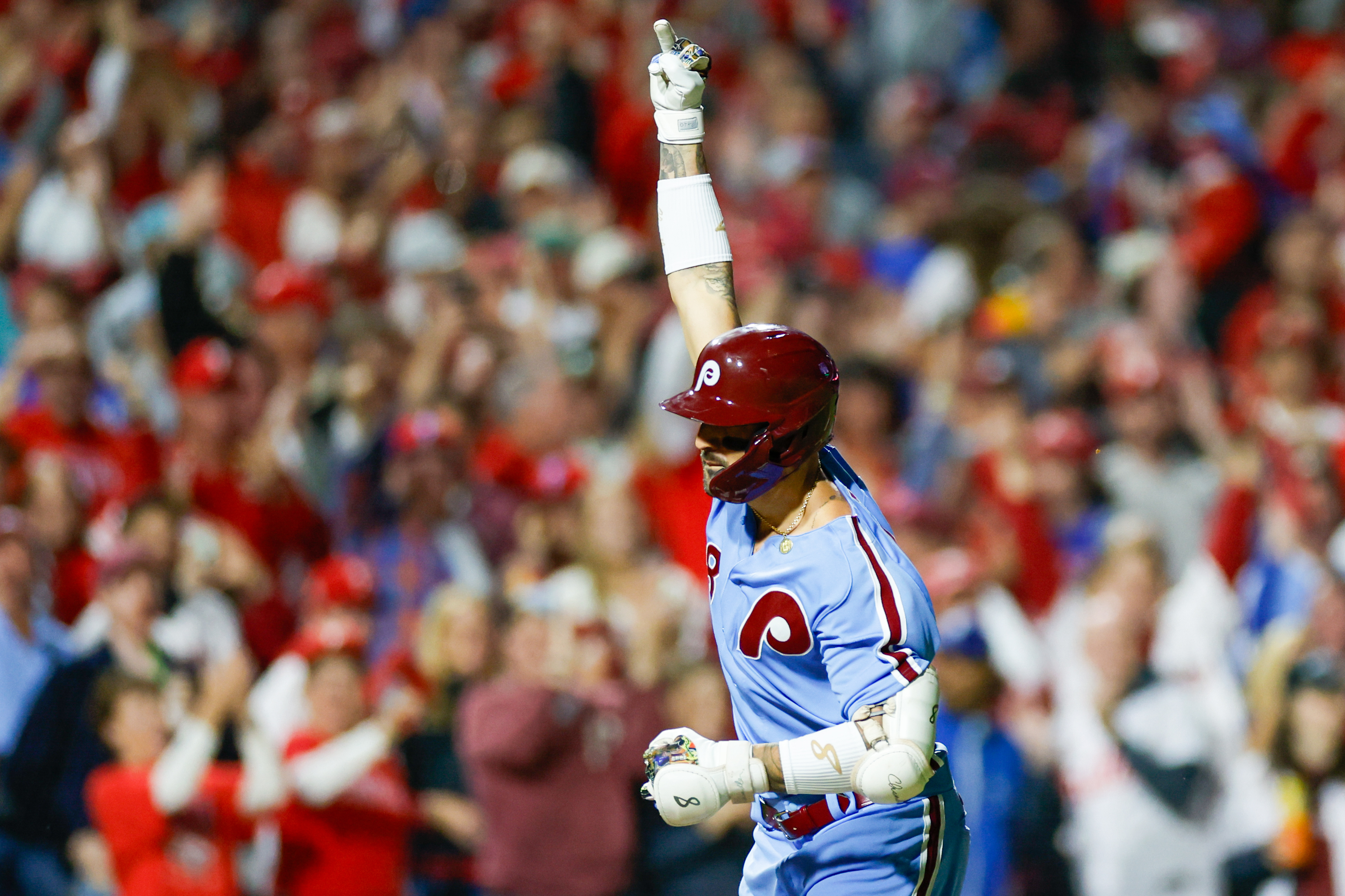 Phillies mash Astros, take 2-1 World Series lead behind five home