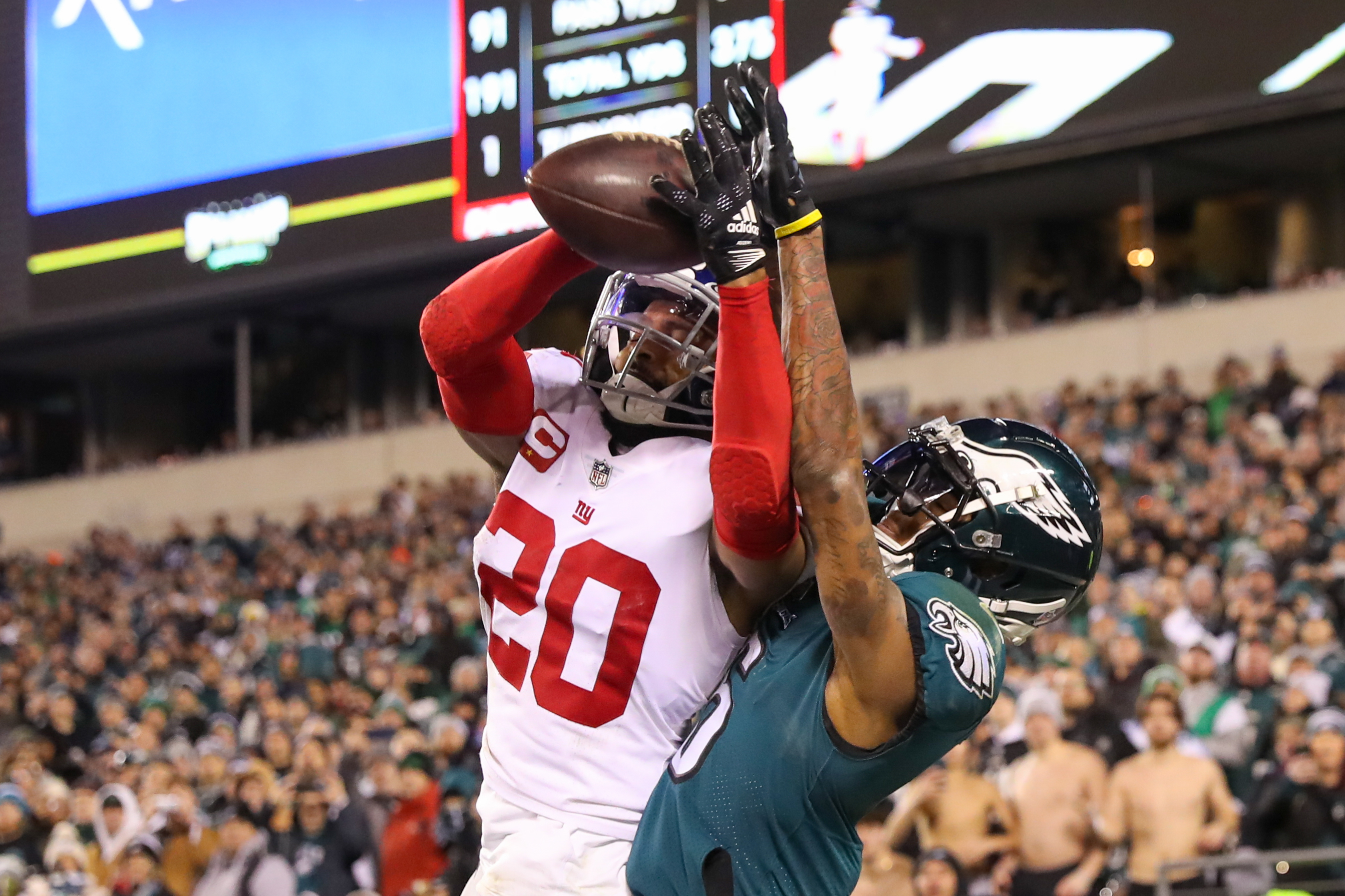 Giants' Defense Smothers Eagles 13-7, Gets 3 Picks - Bloomberg