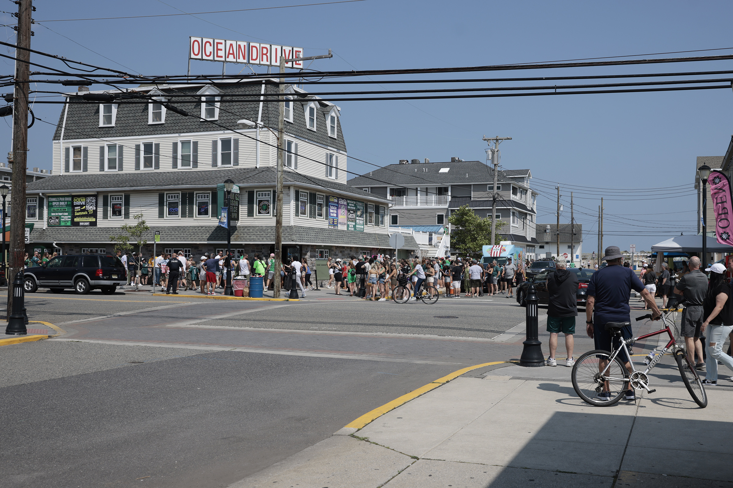 Jason Kelce Gets Rock Star-Like Reception in Sea Isle