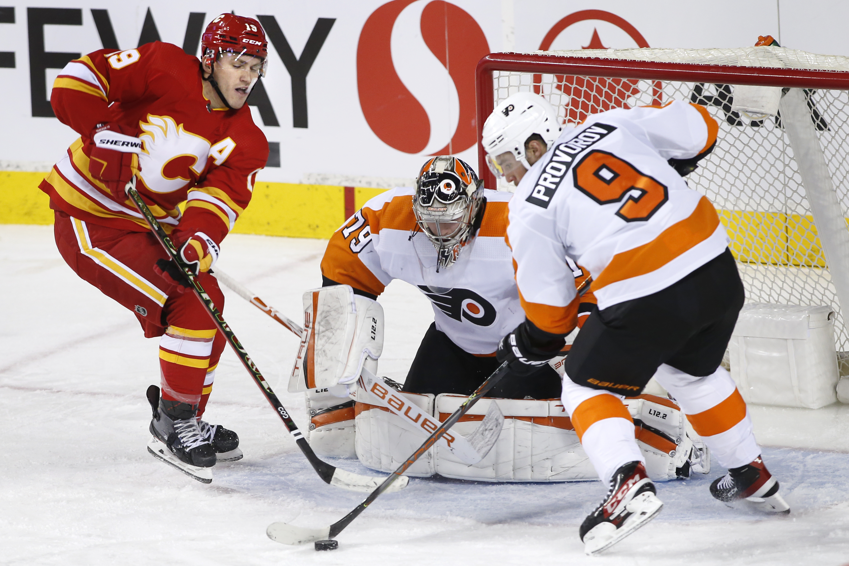 Carter Hart playing his final games as a Flyer. - HockeyFeed