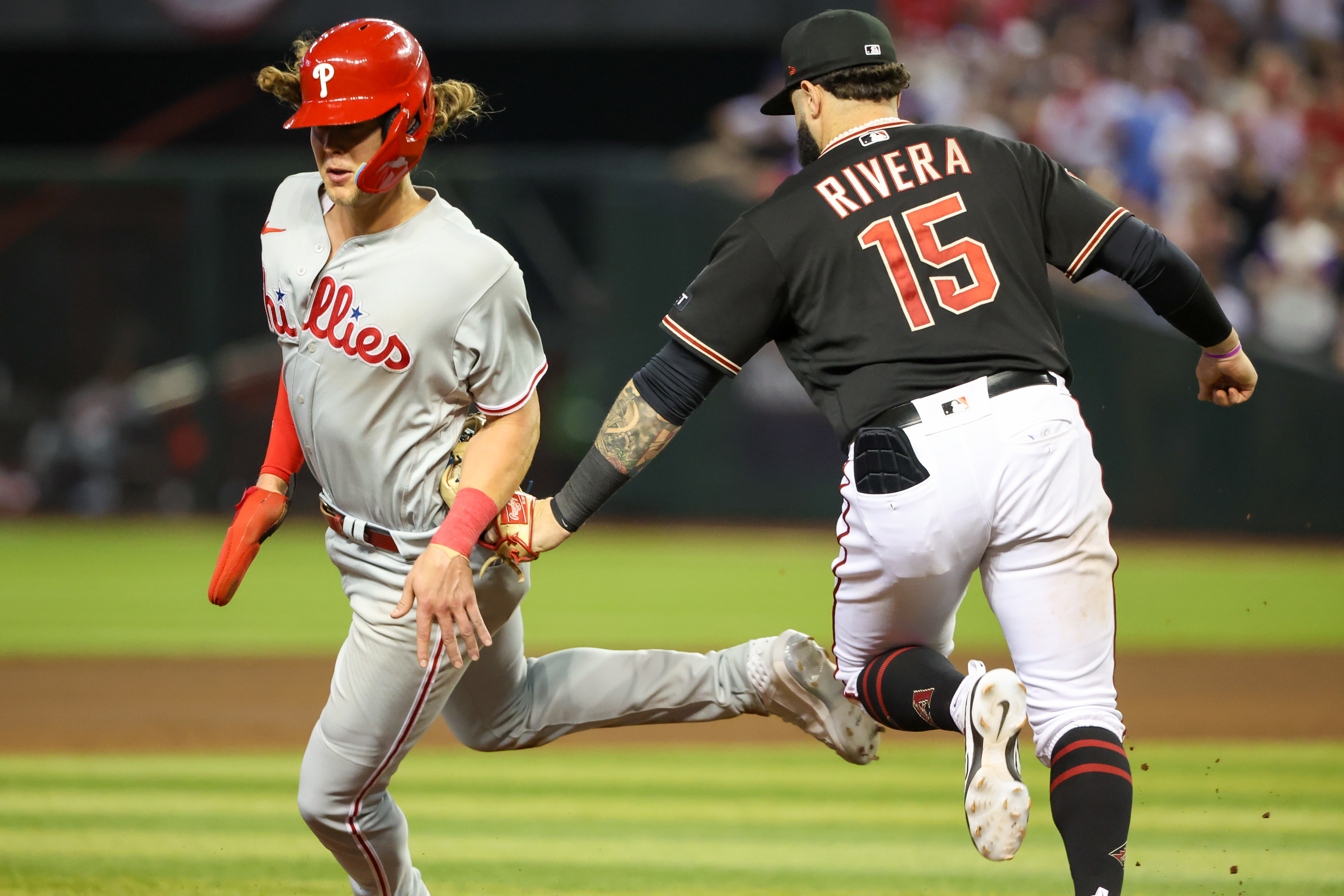Phillies drop a second straight ugly loss to the Diamondbacks in