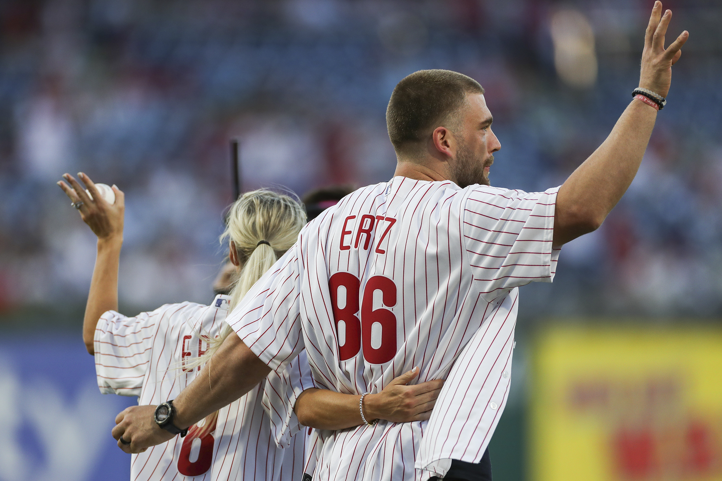 Cardinals' Zach Ertz shares heartfelt message for wife Julie Ertz