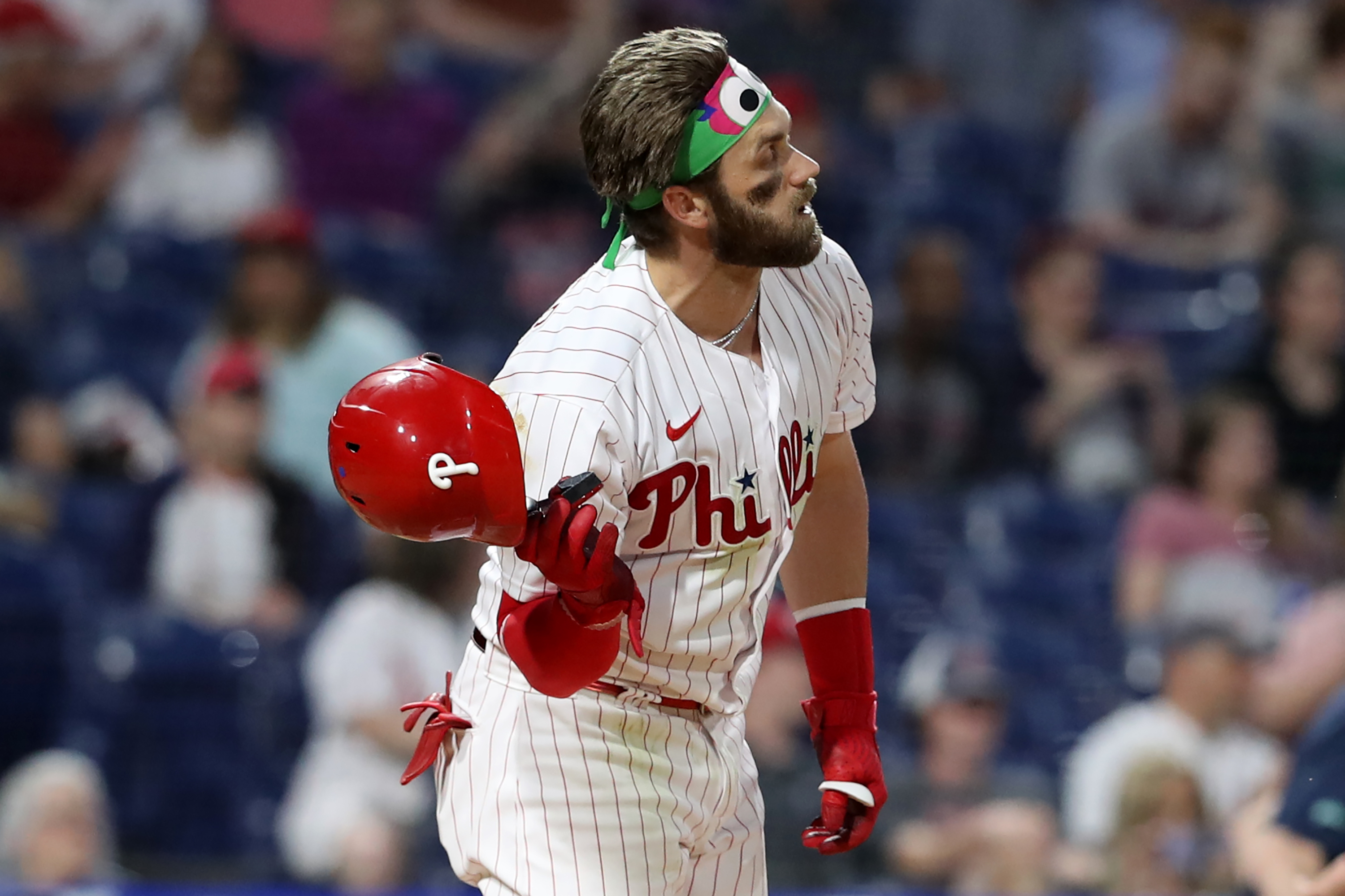 MLB denied Bryce Harper request for time to put on elbow brace