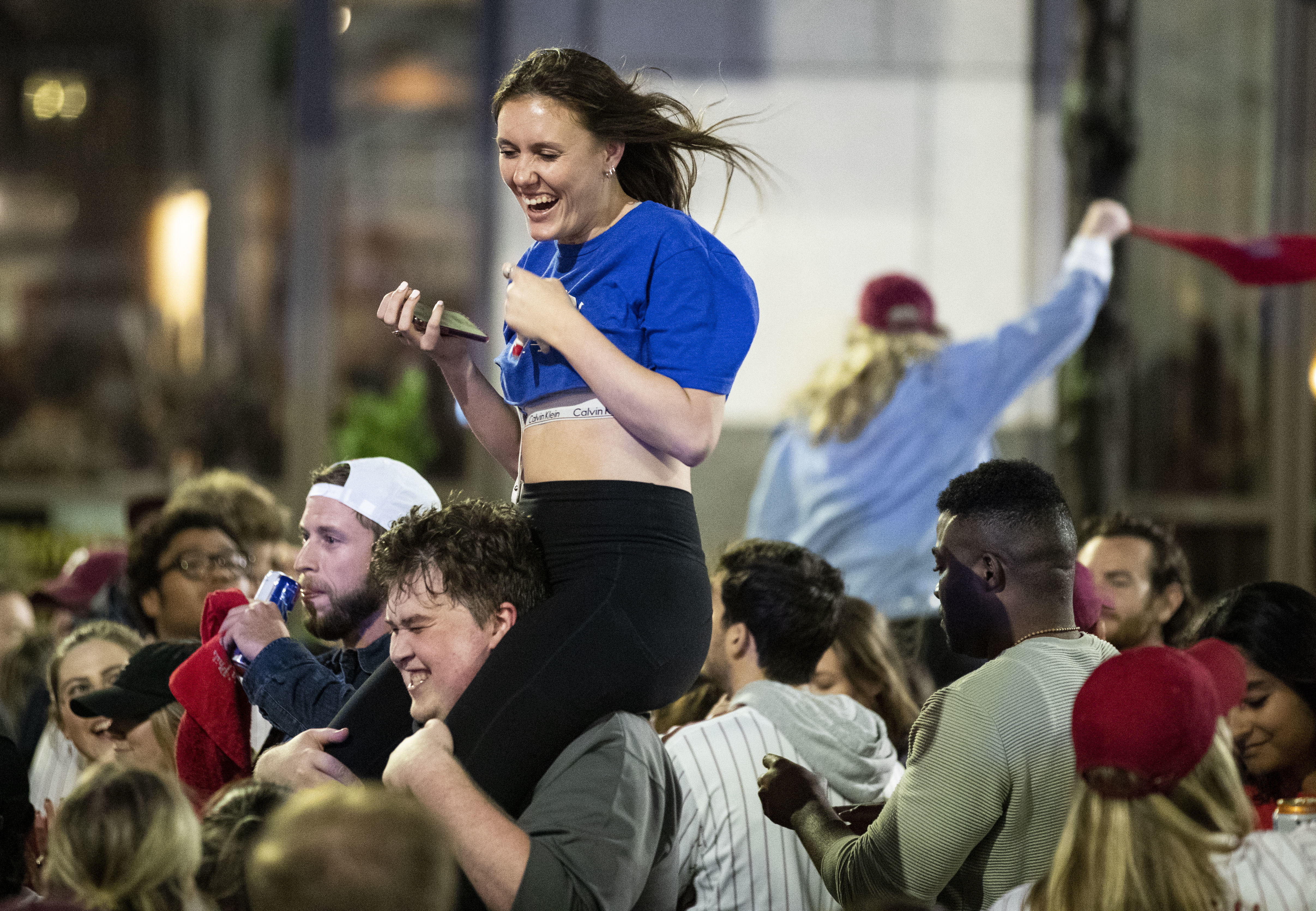 Grease the polls? Philadelphia title tradition a hit with fans