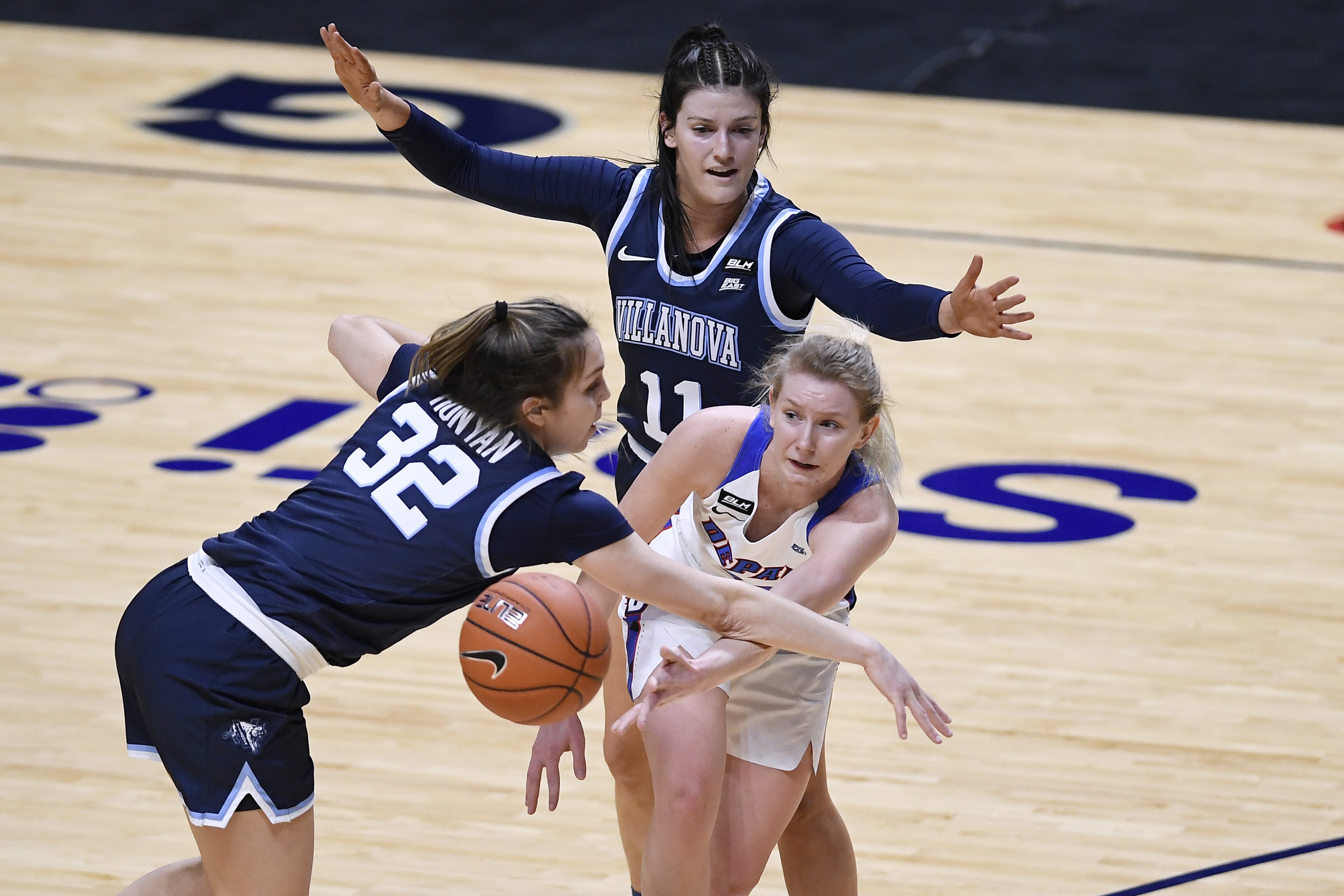 Villanova basketball player Bella Runyan, the daughter of Eagles