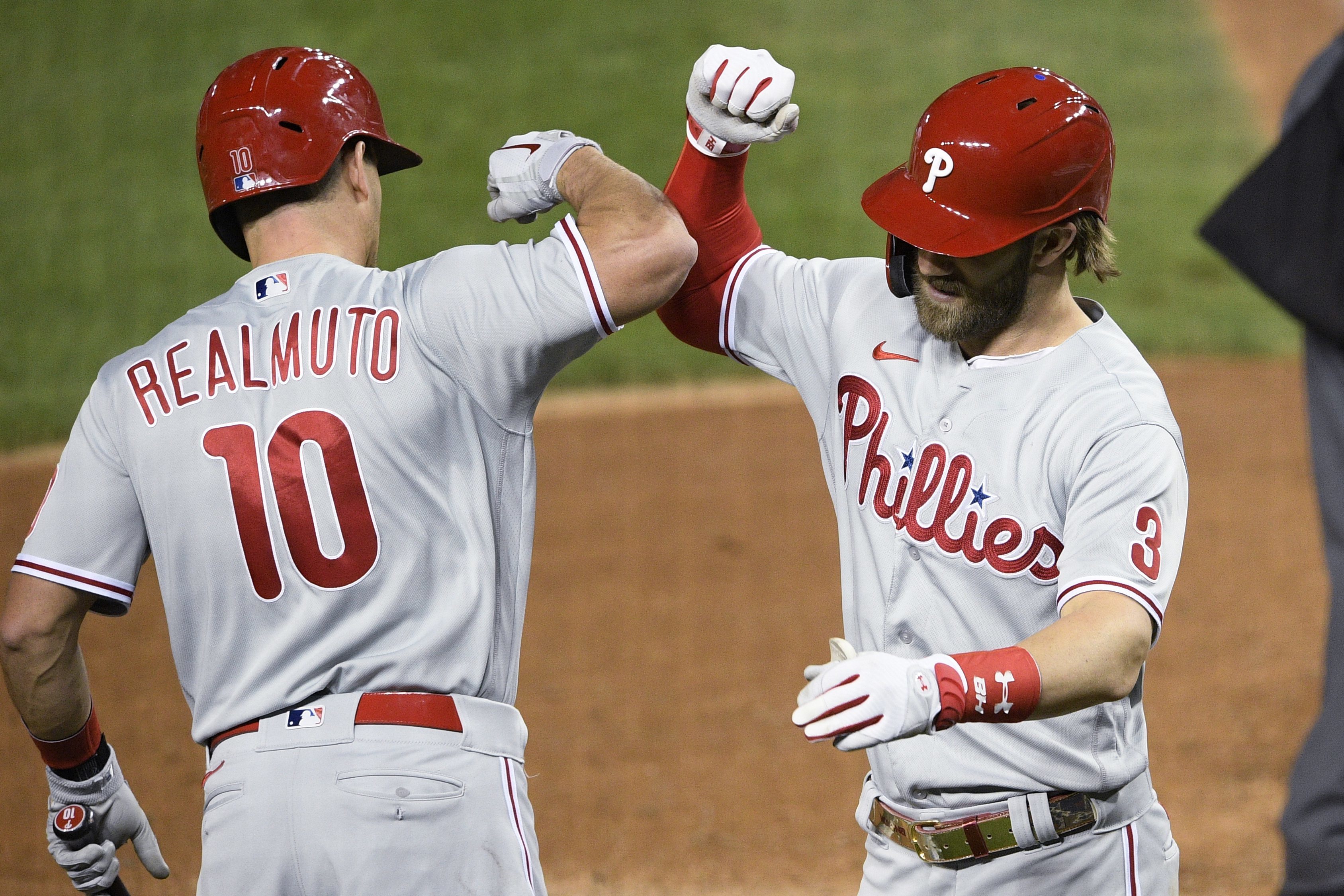 Bryce Harper says Phillies must re-sign J.T. Realmuto