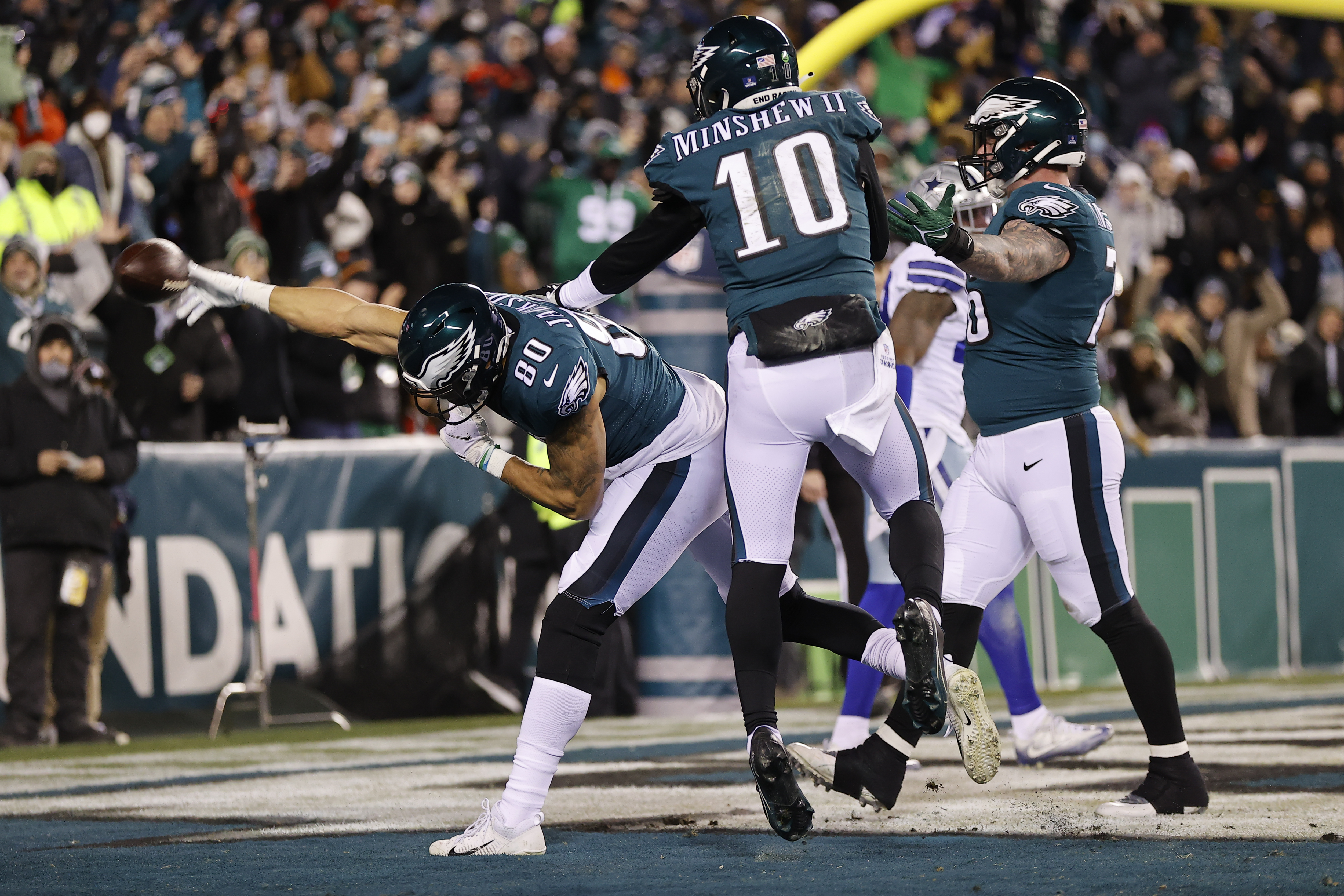 Philadelphia Eagles tight end Tyree Jackson (80) runs against the