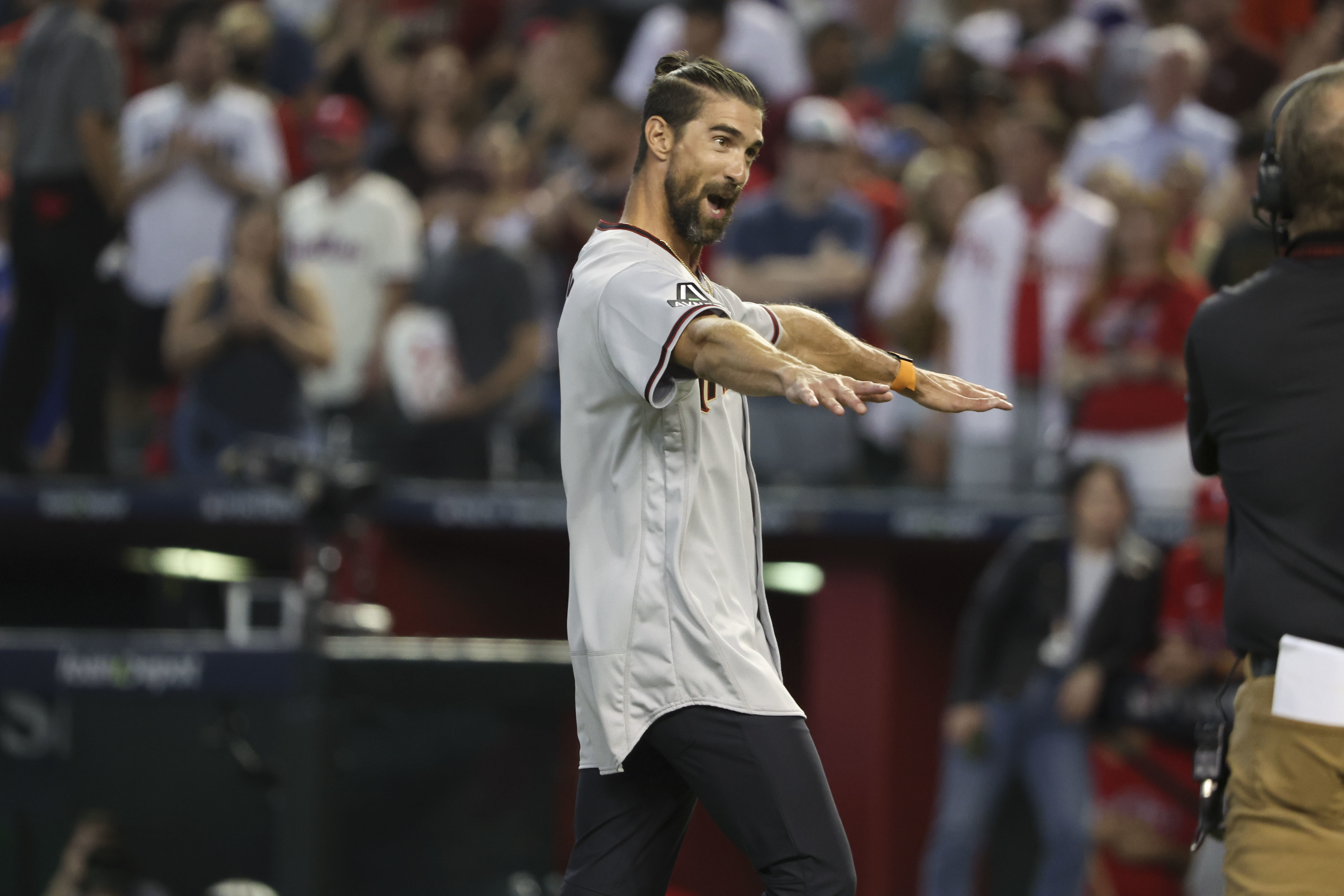 Bryce Harper stares down Michael Phelps after homer, steals home, grows his  legend in Phillies' NLCS win