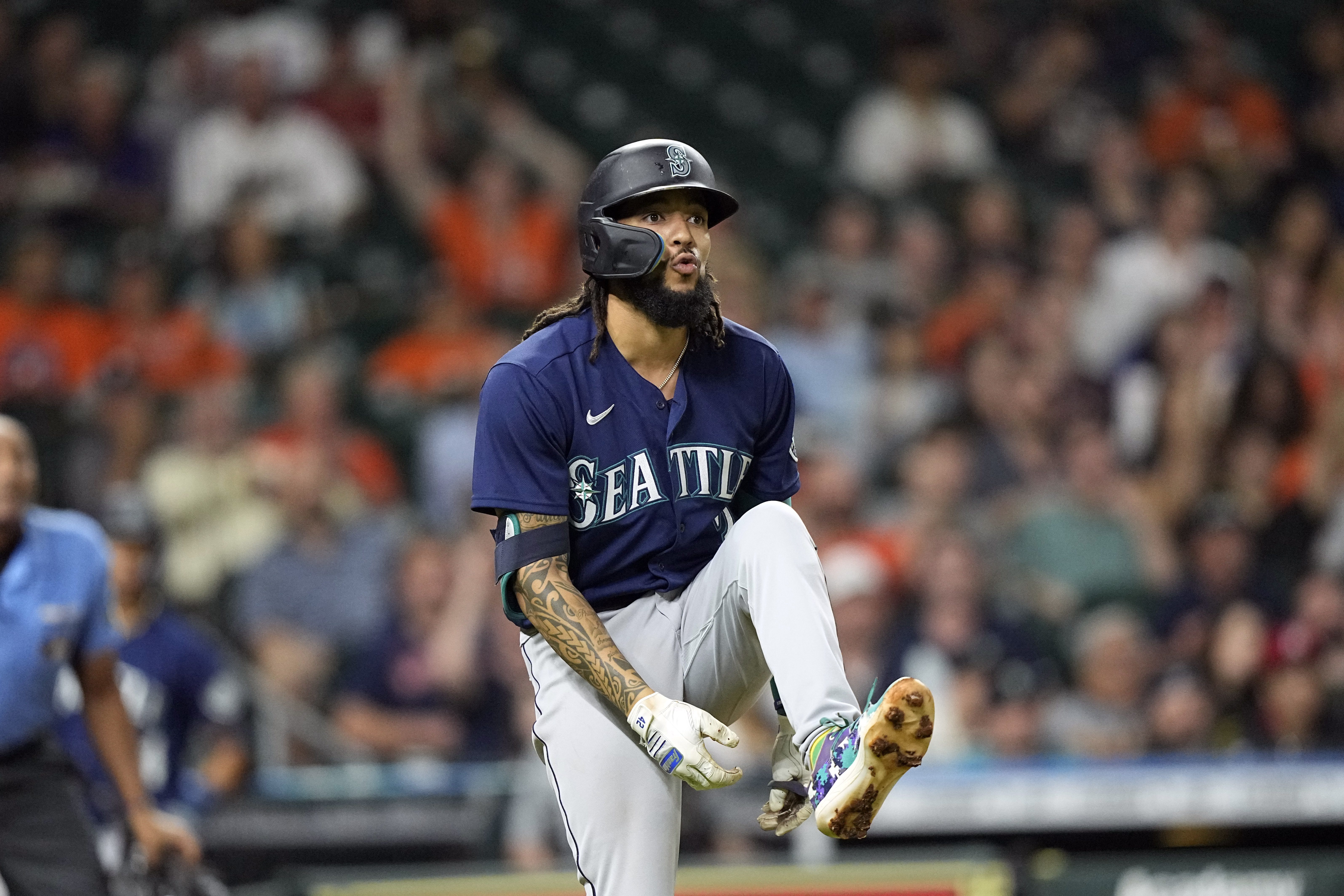 Mariners Acquire 1B Carlos Santana and SS J.P. Crawford from Philadelphia, by Mariners PR