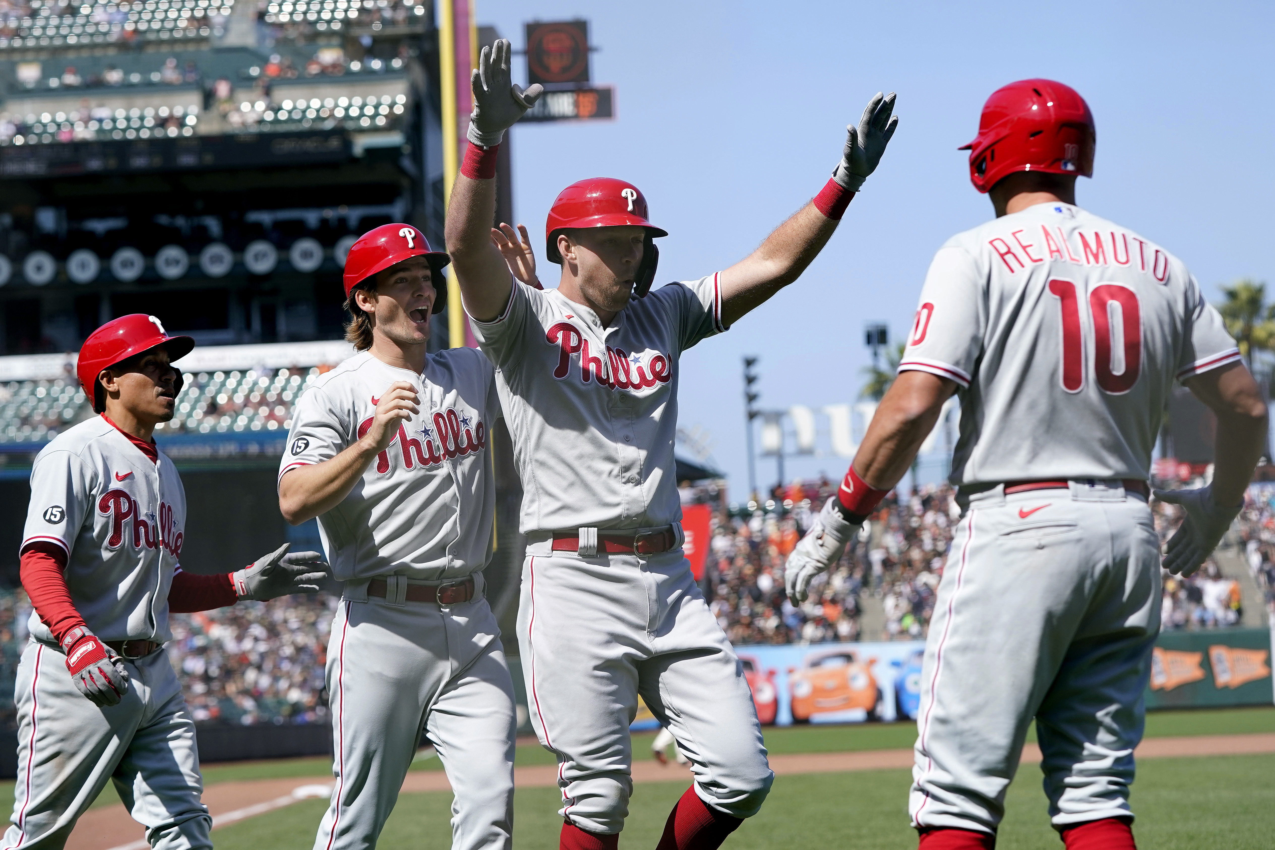 Giants' win streak snapped by 13-6 loss as Phillies break out the