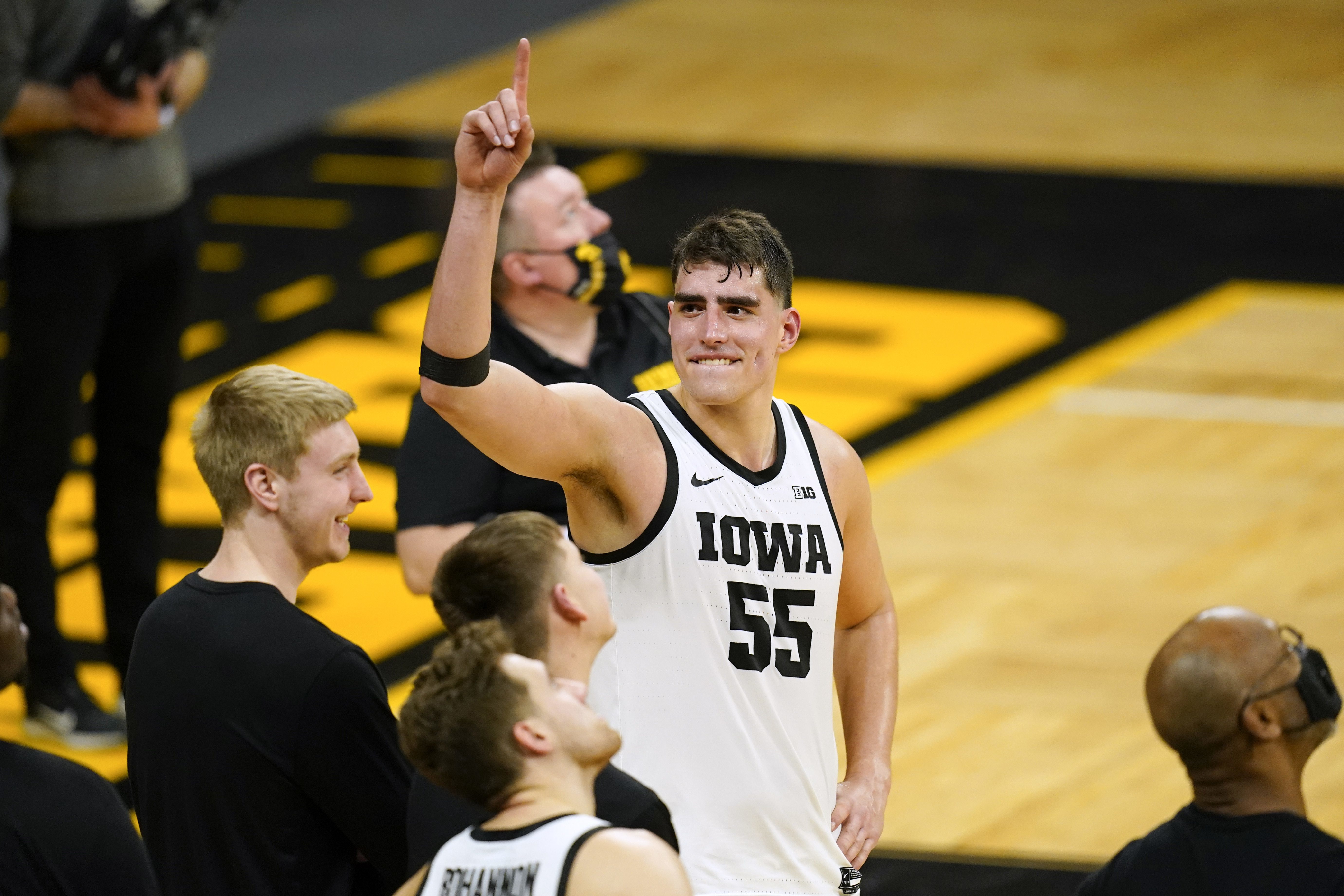 Draft prospects Luka Garza and Neemias Queta worked out for Sixers
