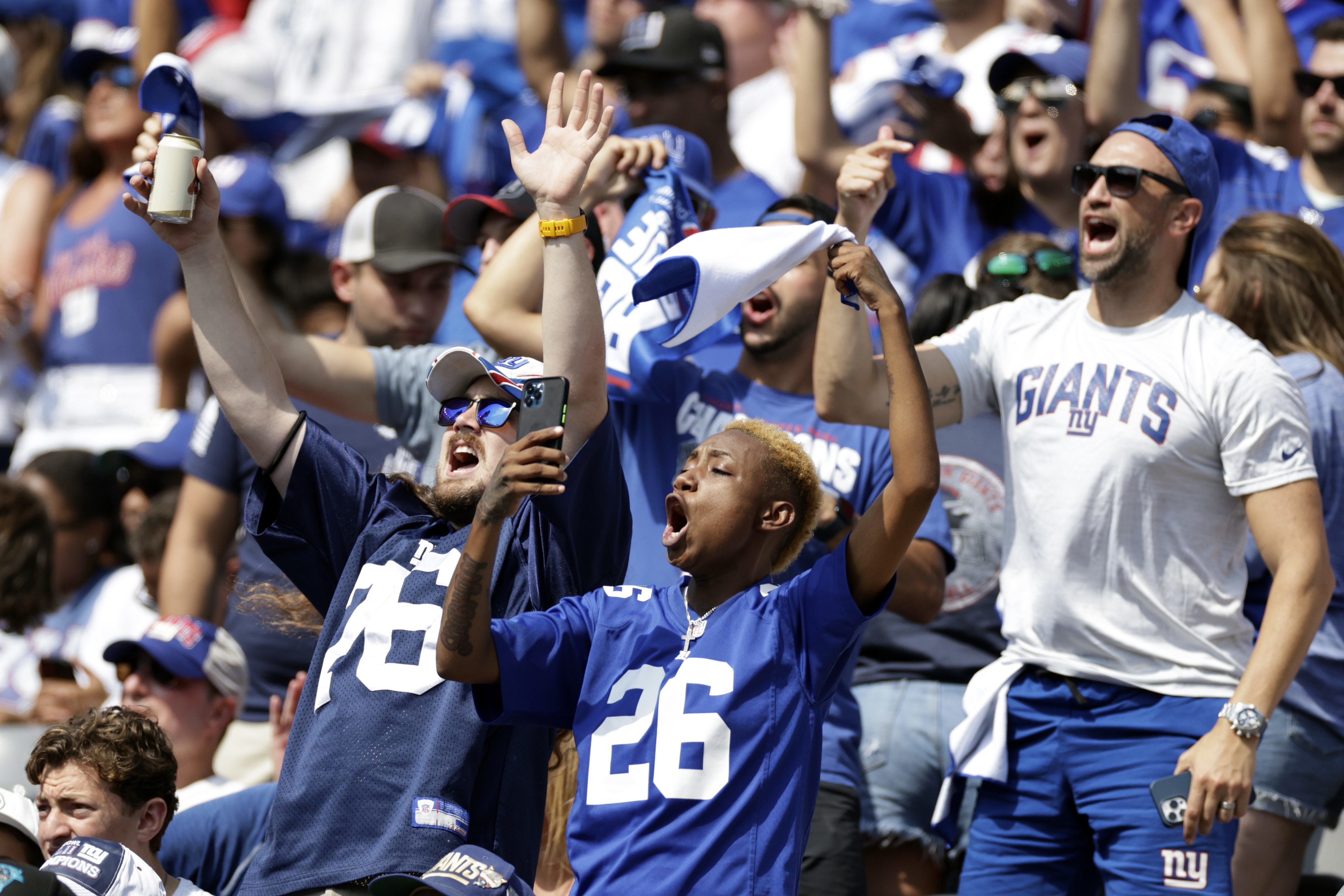 NFL CHRISTMAS PRESENT TO EAGLES FANS: GIANTS AT THE LINC!