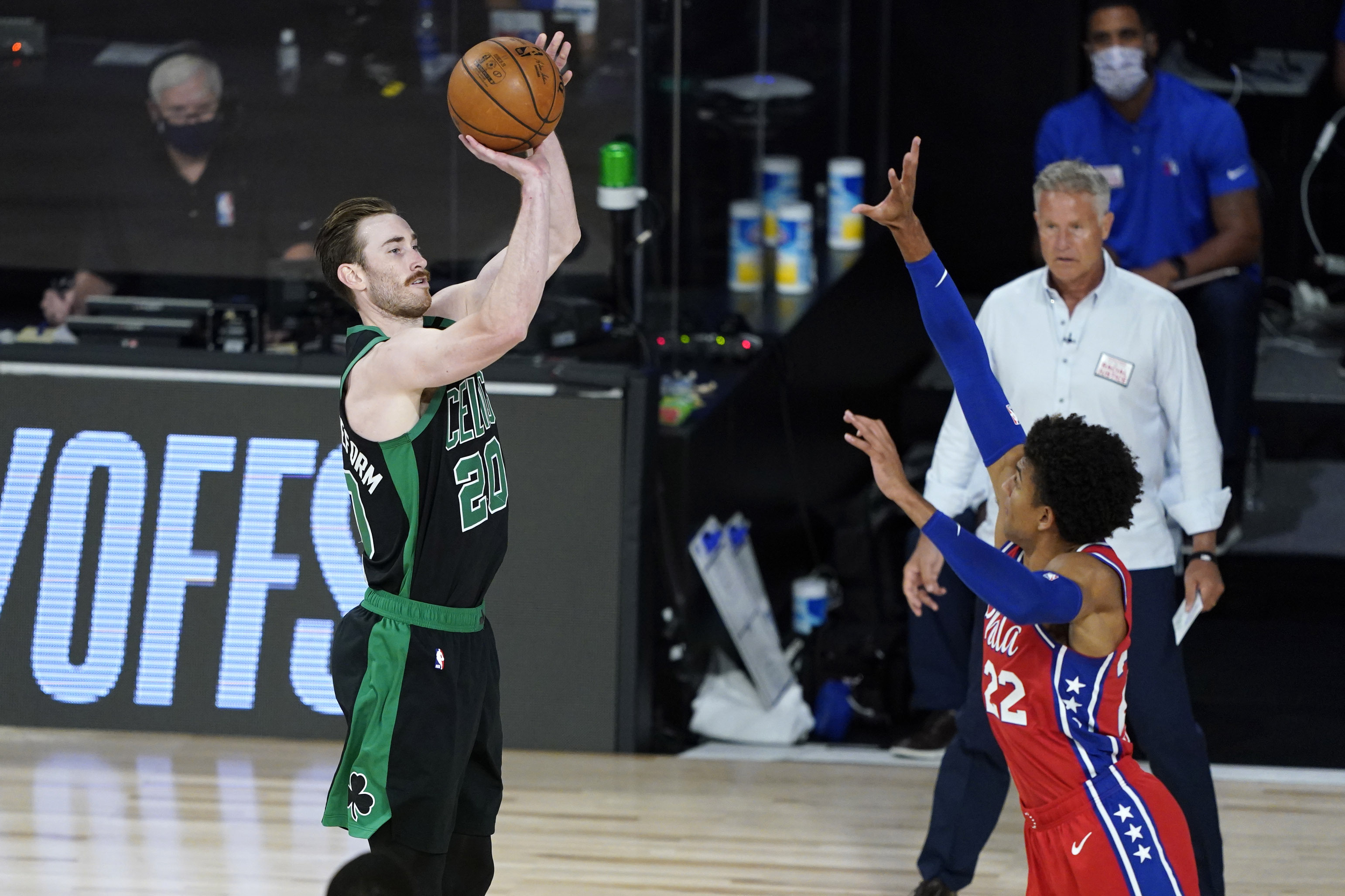Gordon Hayward out at least 4 weeks with right foot sprain