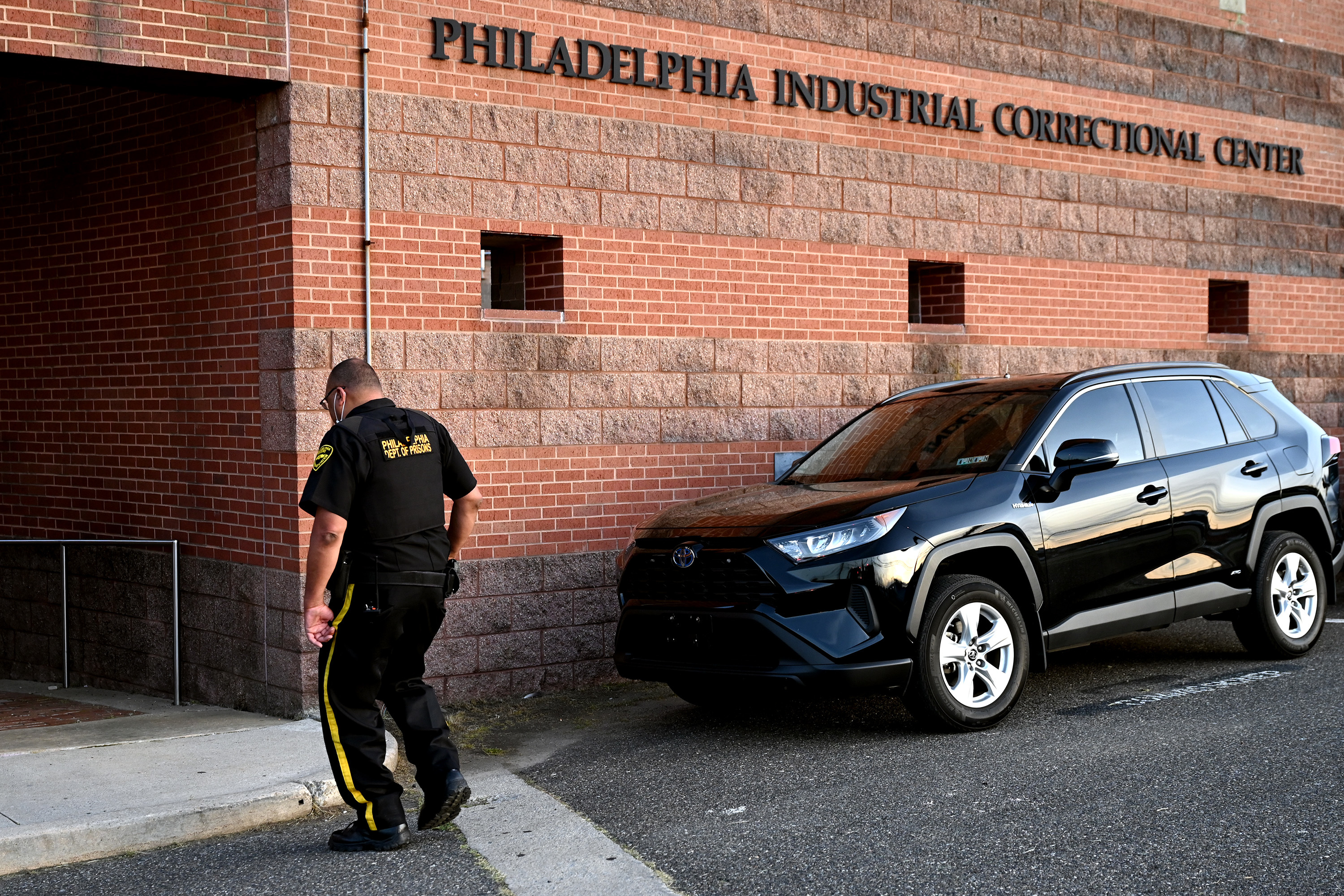 Philadelphia prison break updates: Inmate Nasir Grant captured in  Strawberry Mansion; 2nd prisoner Ameen Hurst still at large - 6abc  Philadelphia