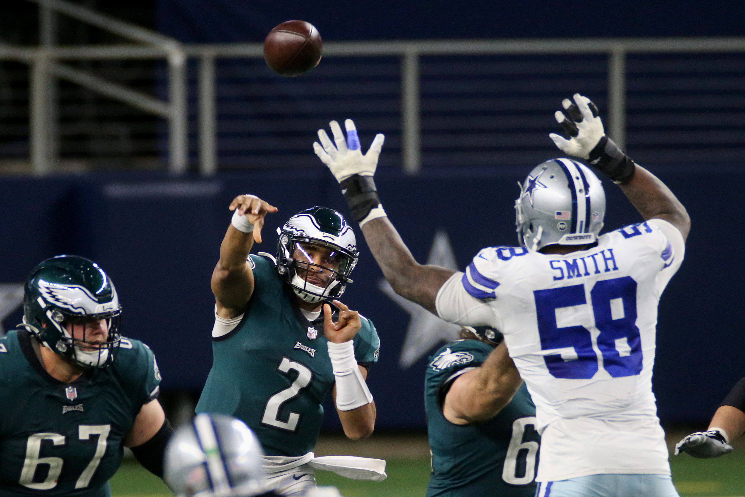 Philadelphia Eagles QB Jalen Hurts' first- and second-half splits vs.  Dallas Cowboys, others