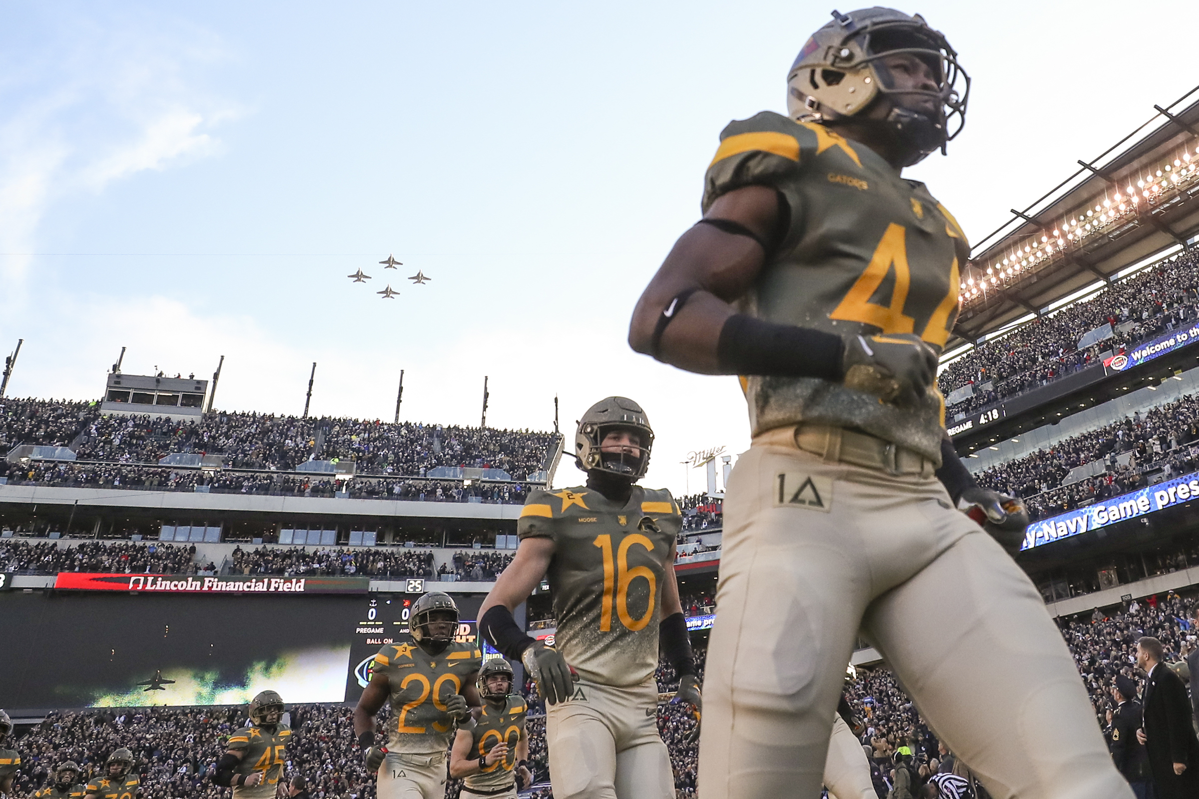 Army comes out on top in history-filled game against Navy at the Linc