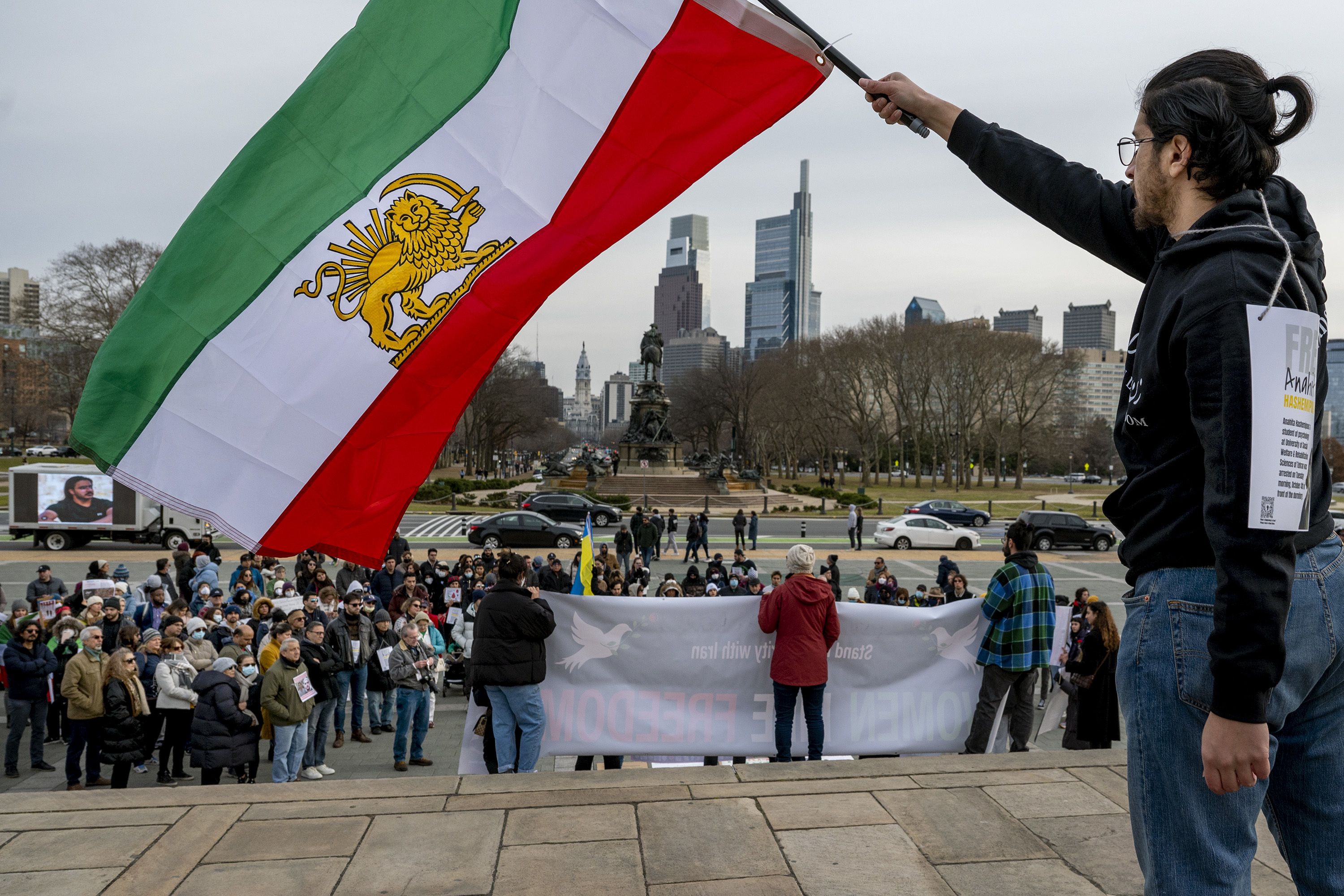 How to build a community in the diaspora — and raise awareness about your  home country