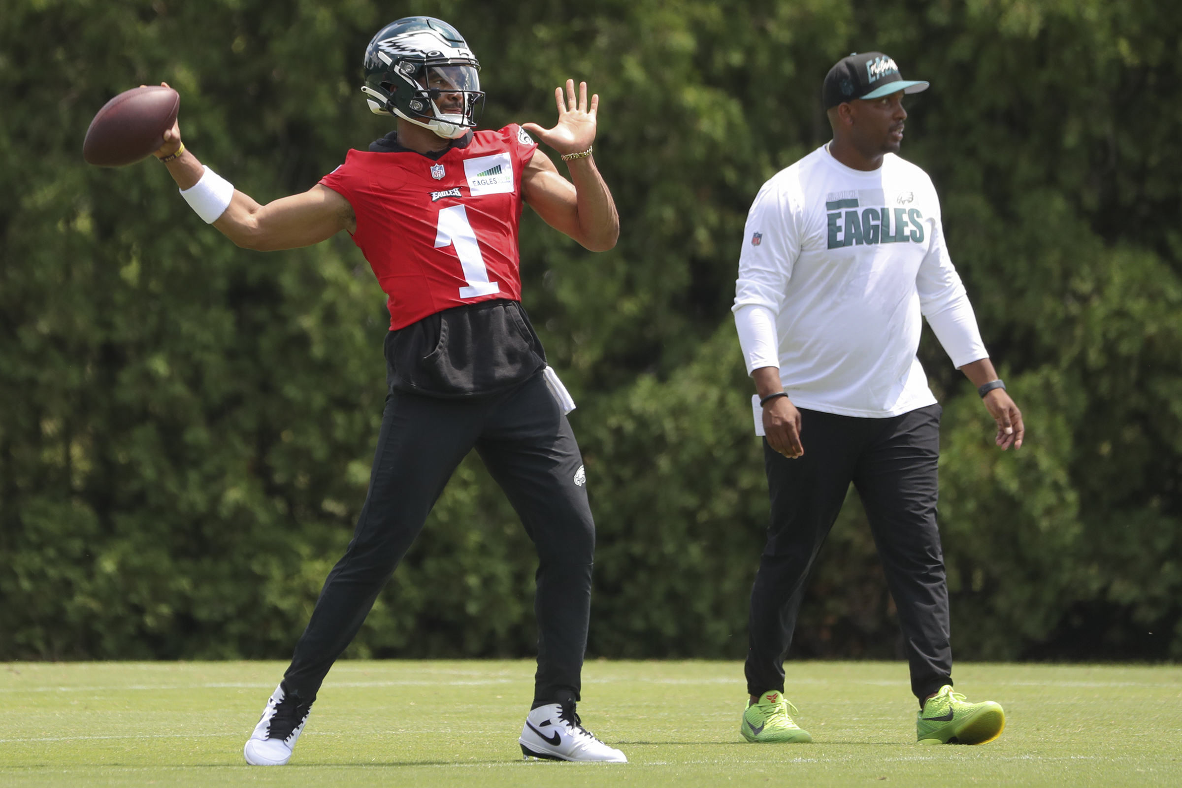 Super Bowl-bound Eagles are built around QB Jalen Hurts - Hawaii