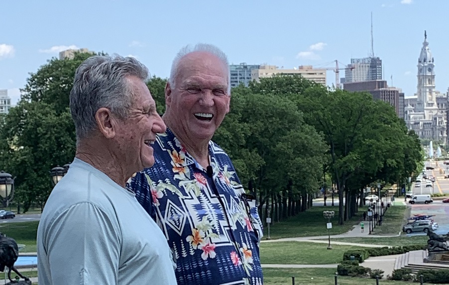 Phillies legends Larry Bowa and Charlie Manuel dine at Tomcat Cafe –  Reading Eagle