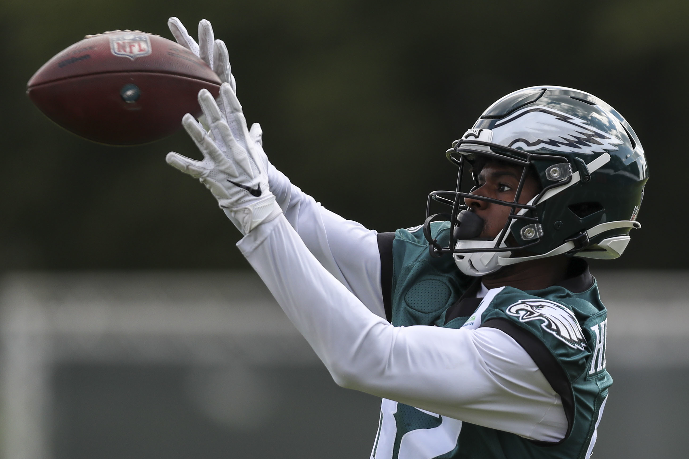 DeVonta Smith tries out rain gloves, The gloves were rain tested, Smitty  approved. #FlyEaglesFly, By Philadelphia Eagles