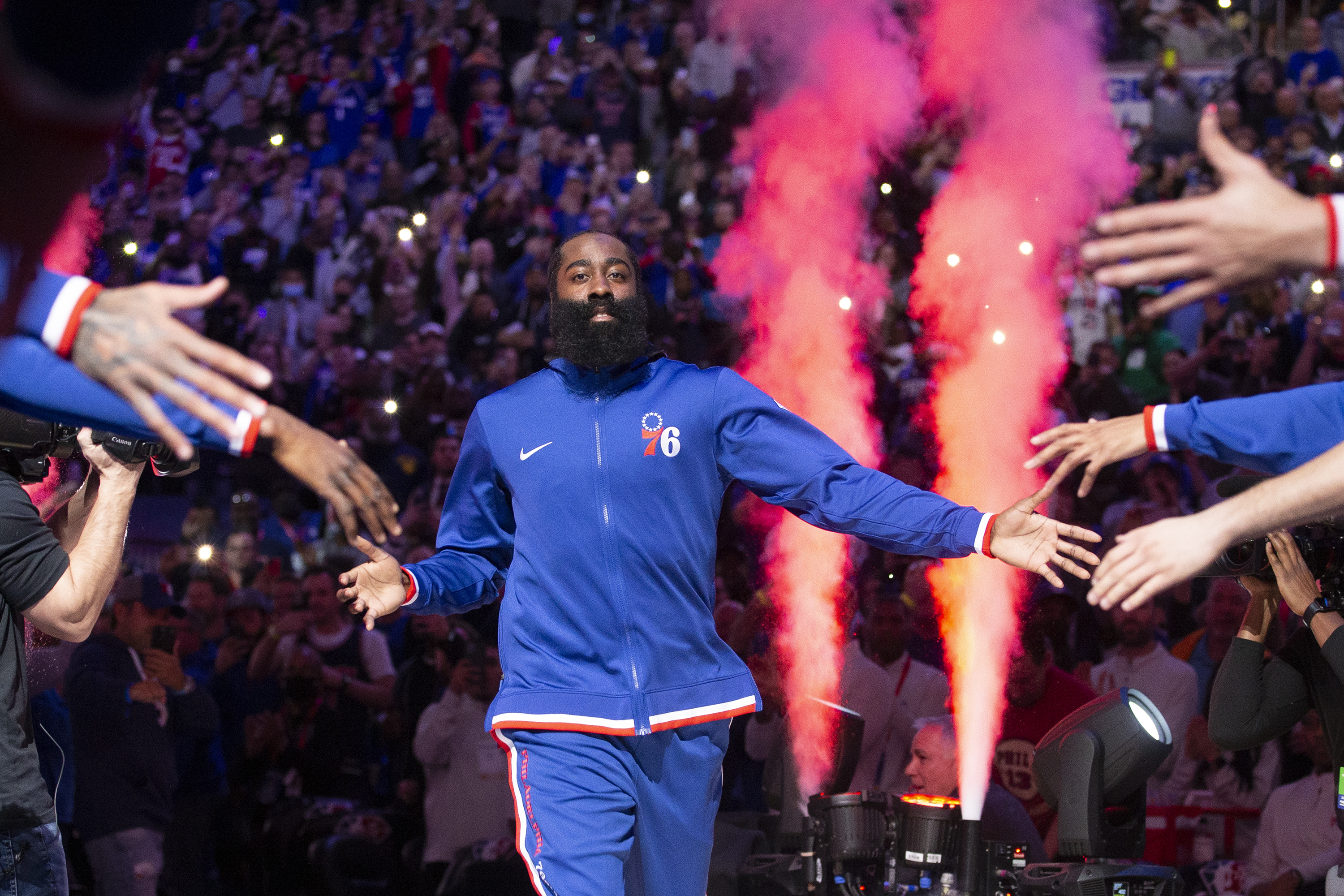 James Harden can't buy love from the Philadelphia crowd