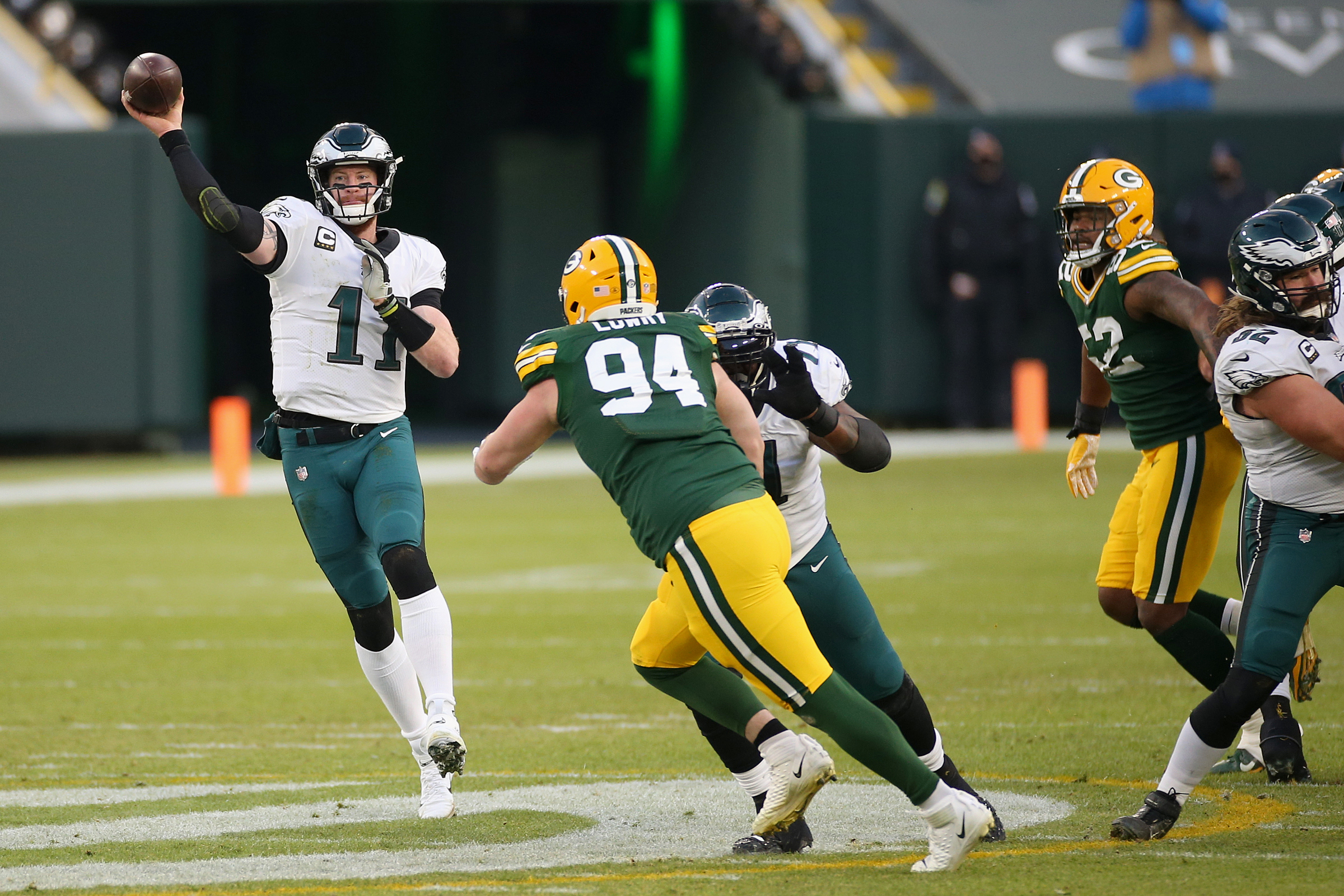 Carson Wentz benched, Jalen Hurts sparks Philadelphia Eagles in 30-16 loss  vs. Green Bay Packers