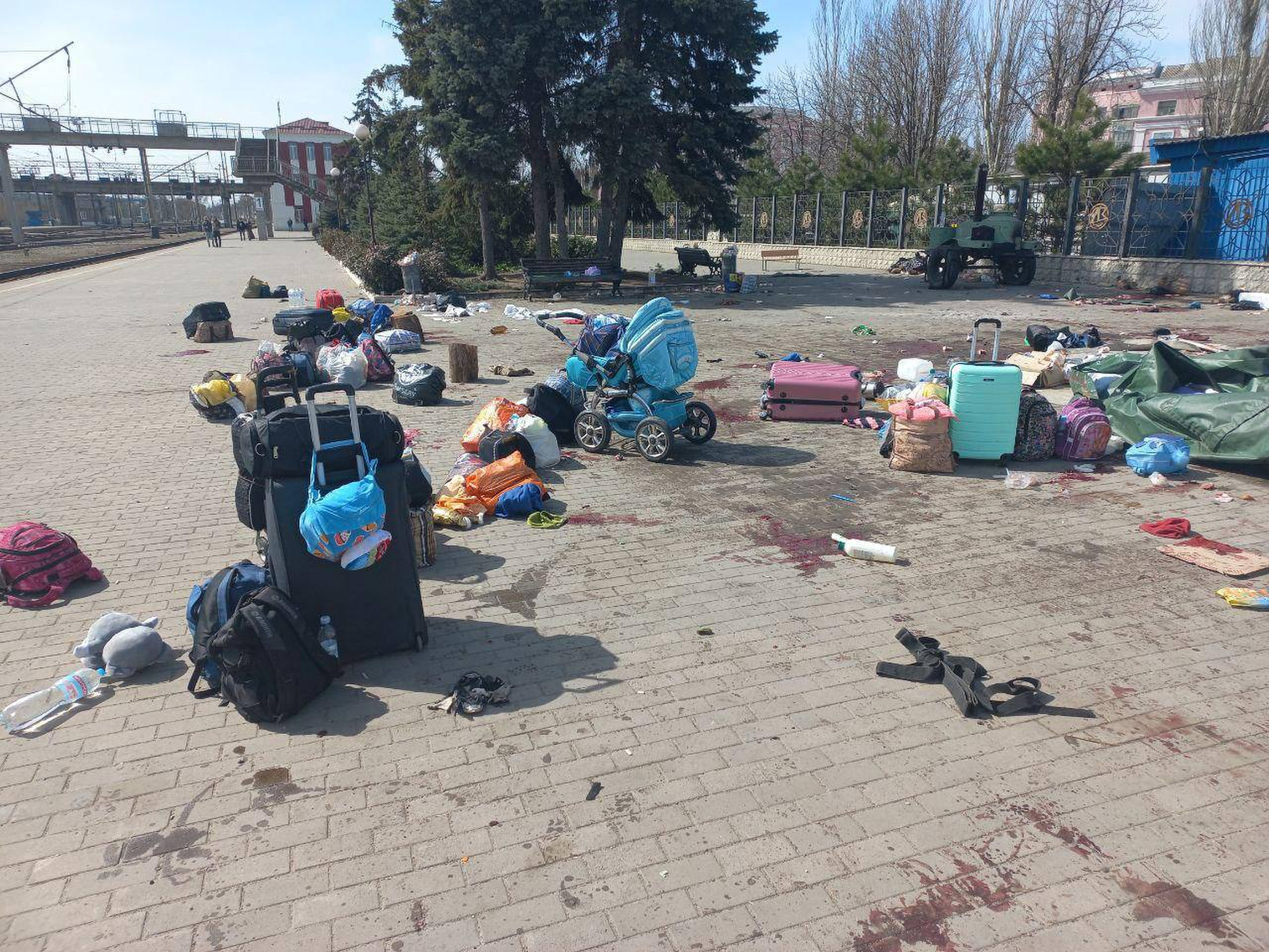 Missile kills at least 50 at crowded Ukrainian train station