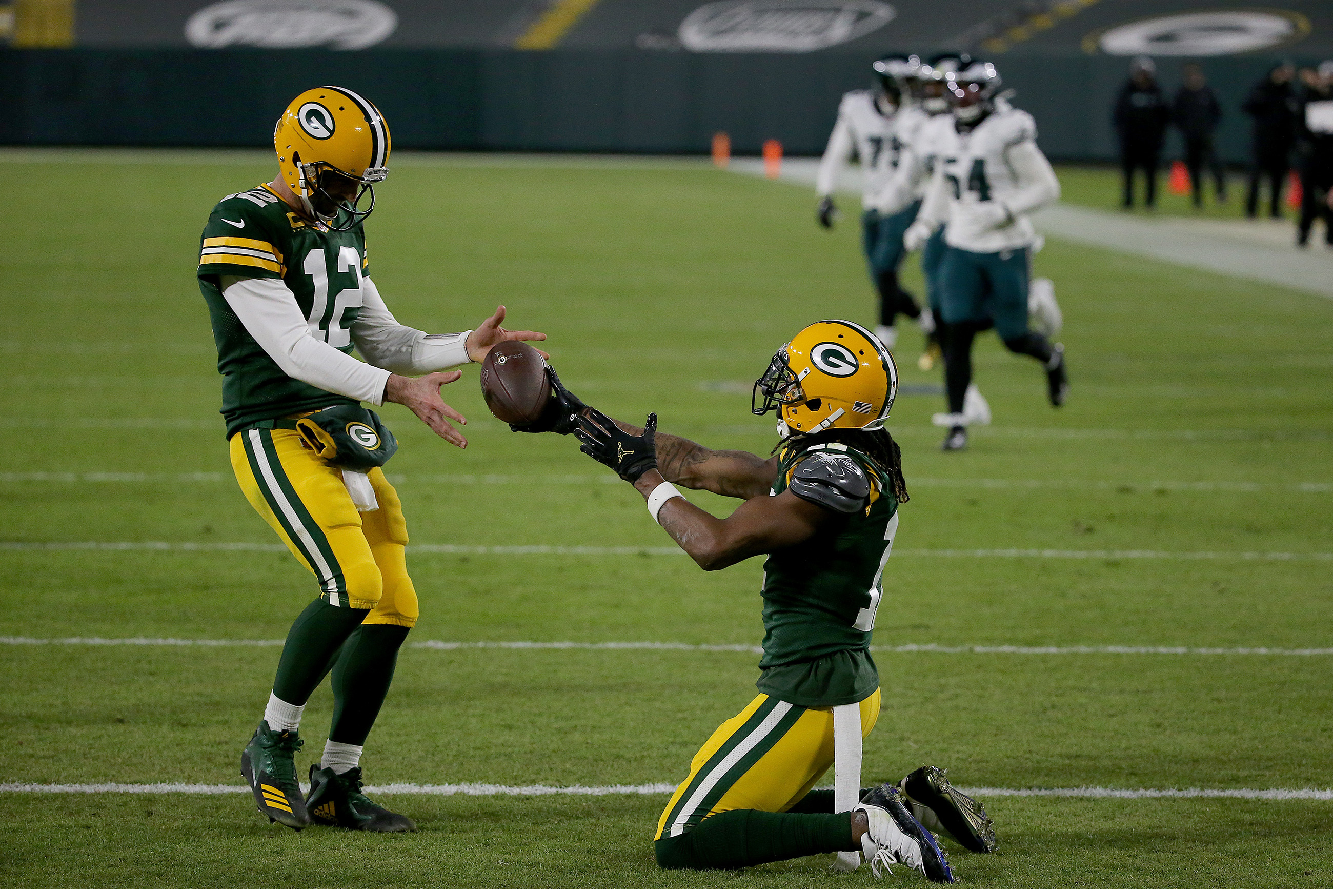 Green Bay Packers: Davante Adams finishes job for Aaron Rodgers' 400th