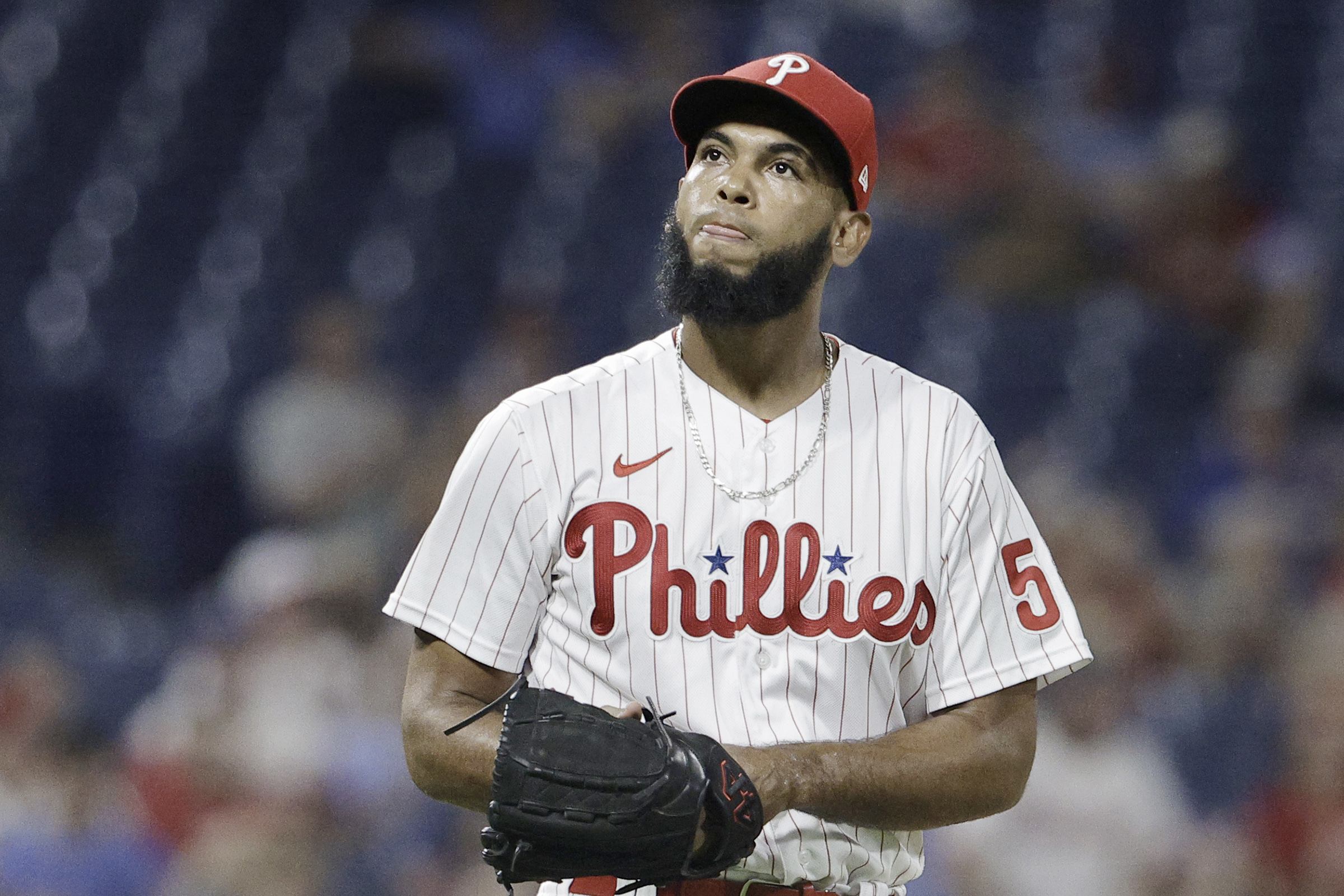 Phillies' Seranthony Domínguez moves closer to return