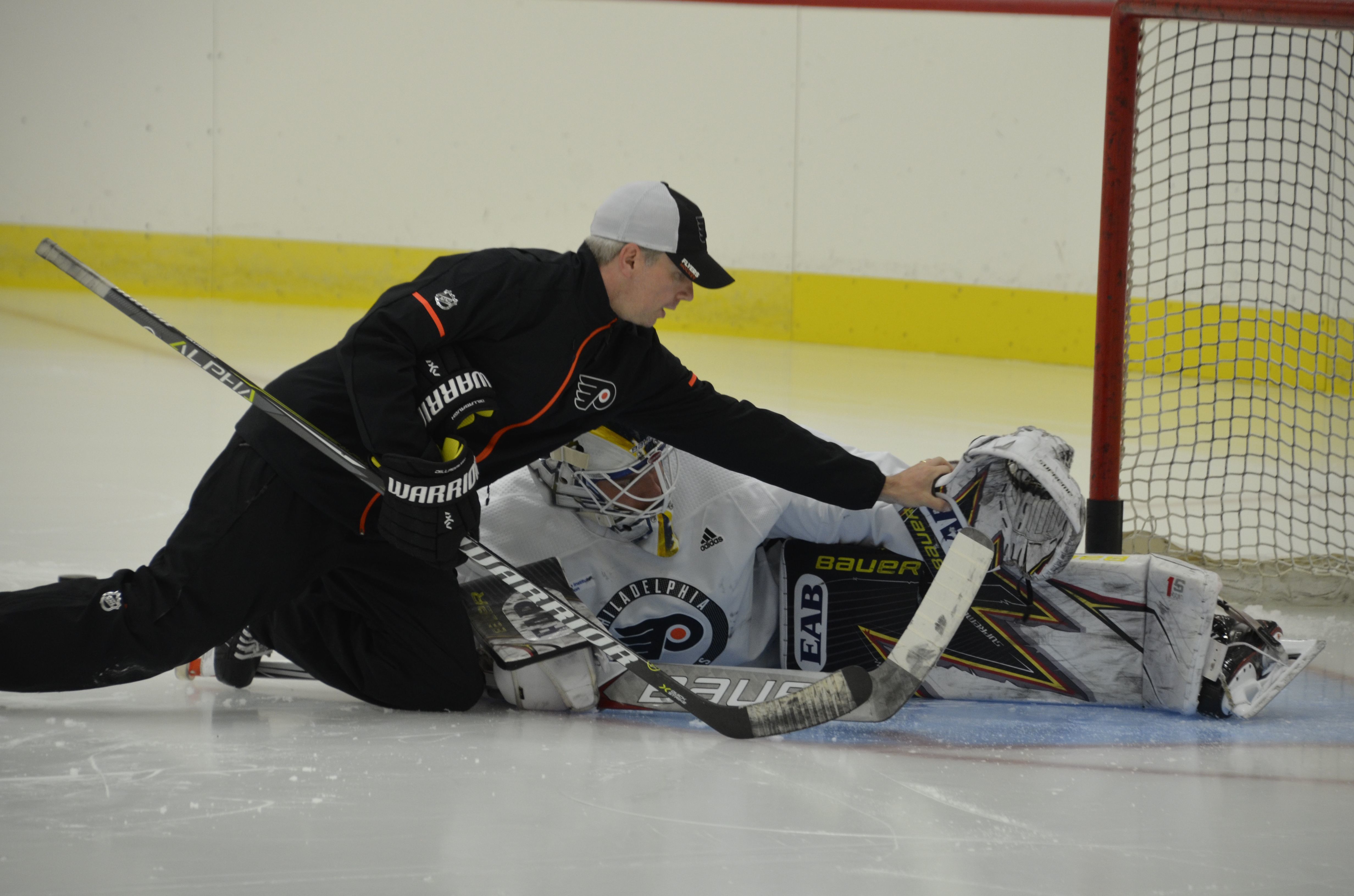 New backup goalie Martin Jones doing commendable job with Flyers