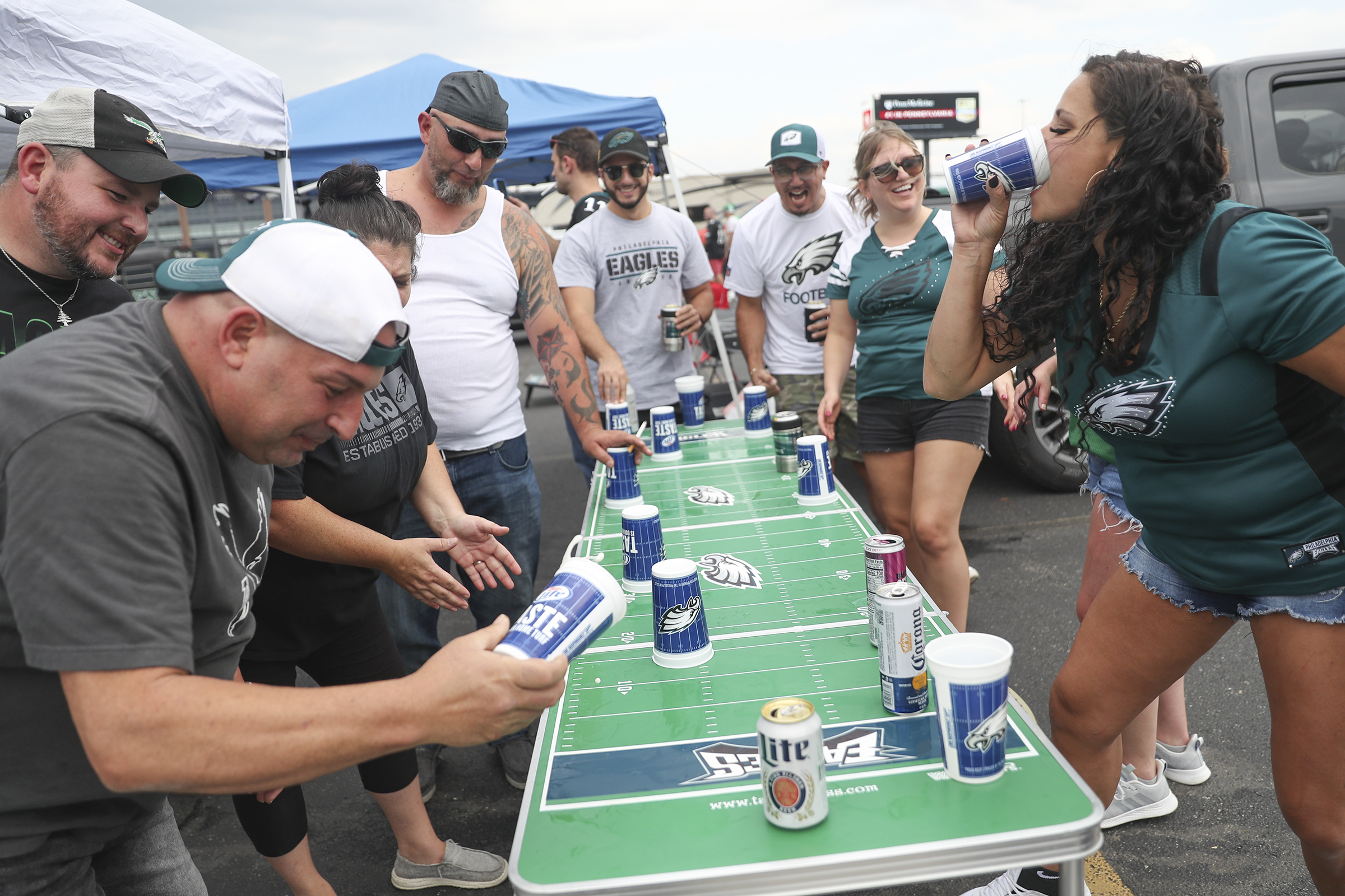 philadelphia eagles table