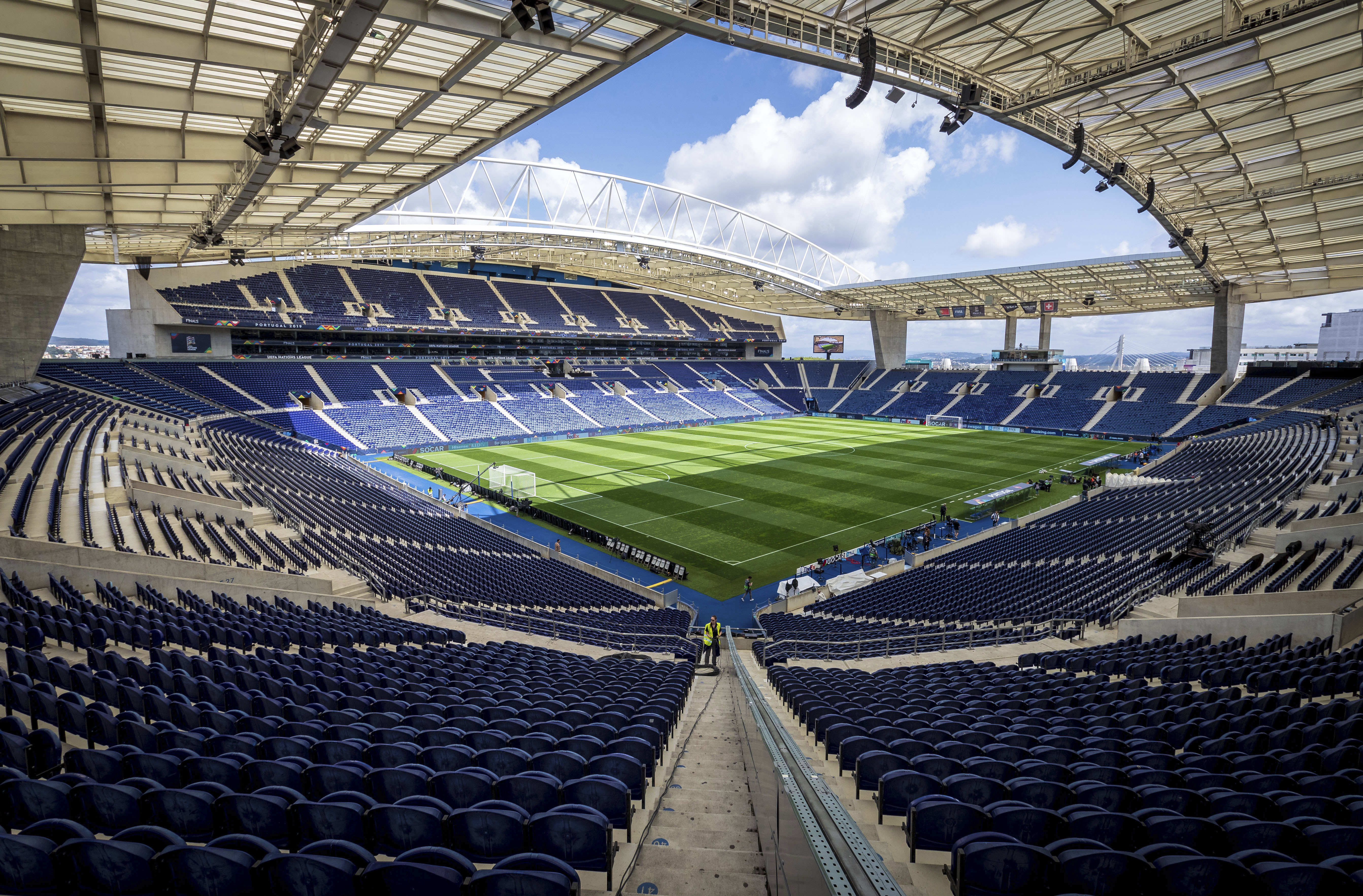 CBS Sports PR on X: CBS Sports will showcase the UEFA Europa Conference  League Final between @ACFFiorentinaEN and @WestHam 