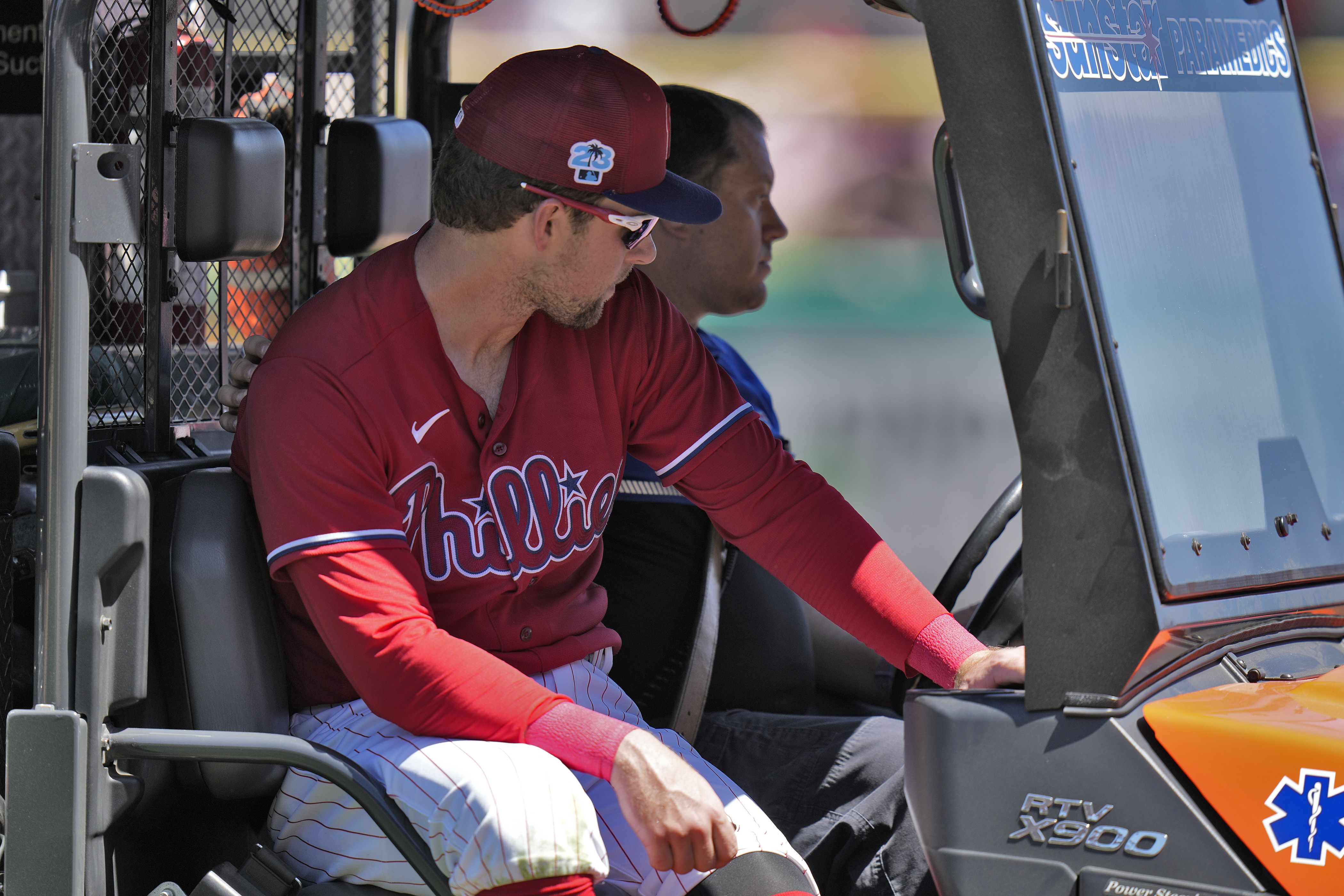 Phillis' Rhys Hoskins (knee) to undergo ACL reconstruction surgery