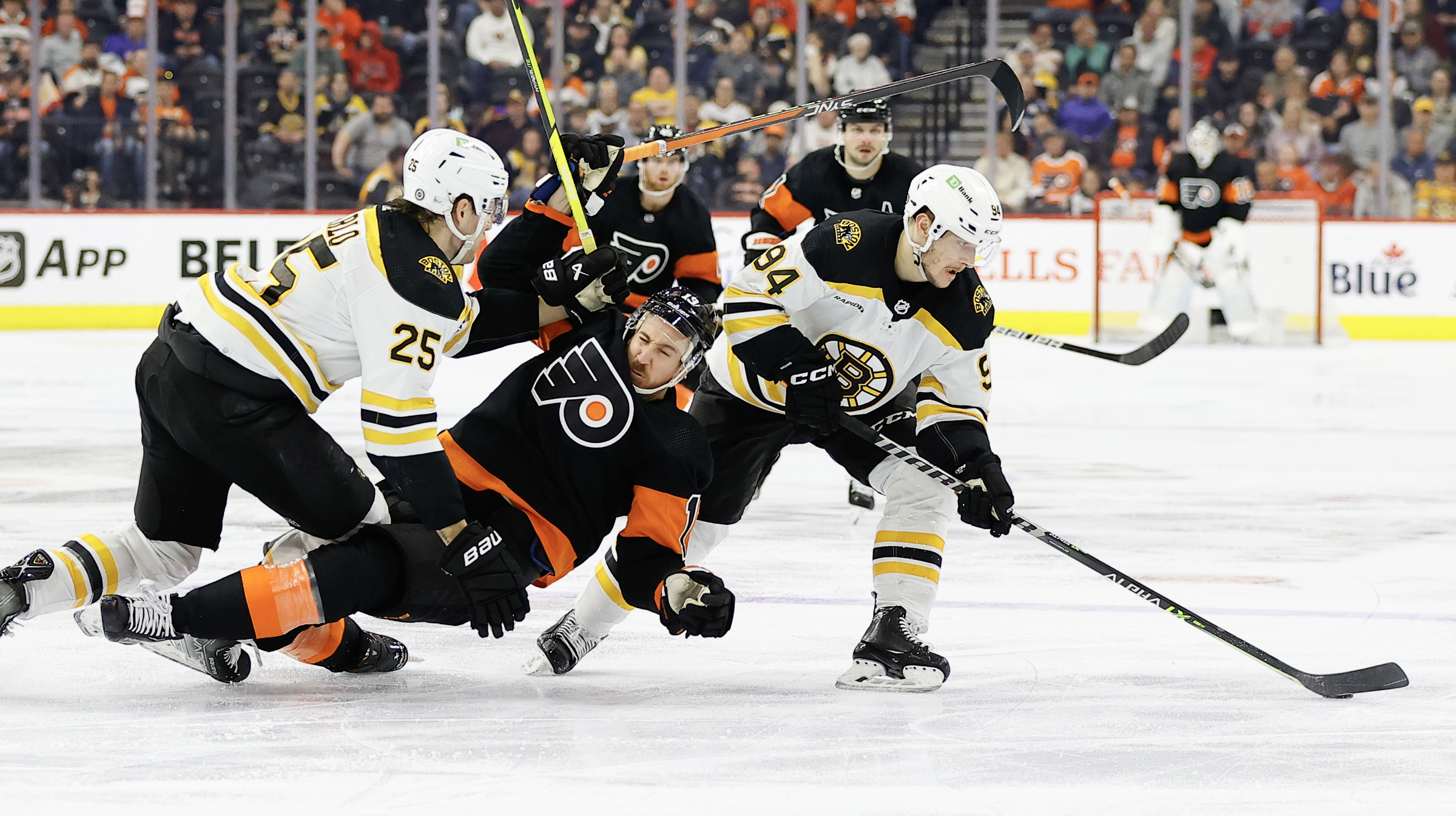 Bruins break NHL single-season wins record by beating Flyers