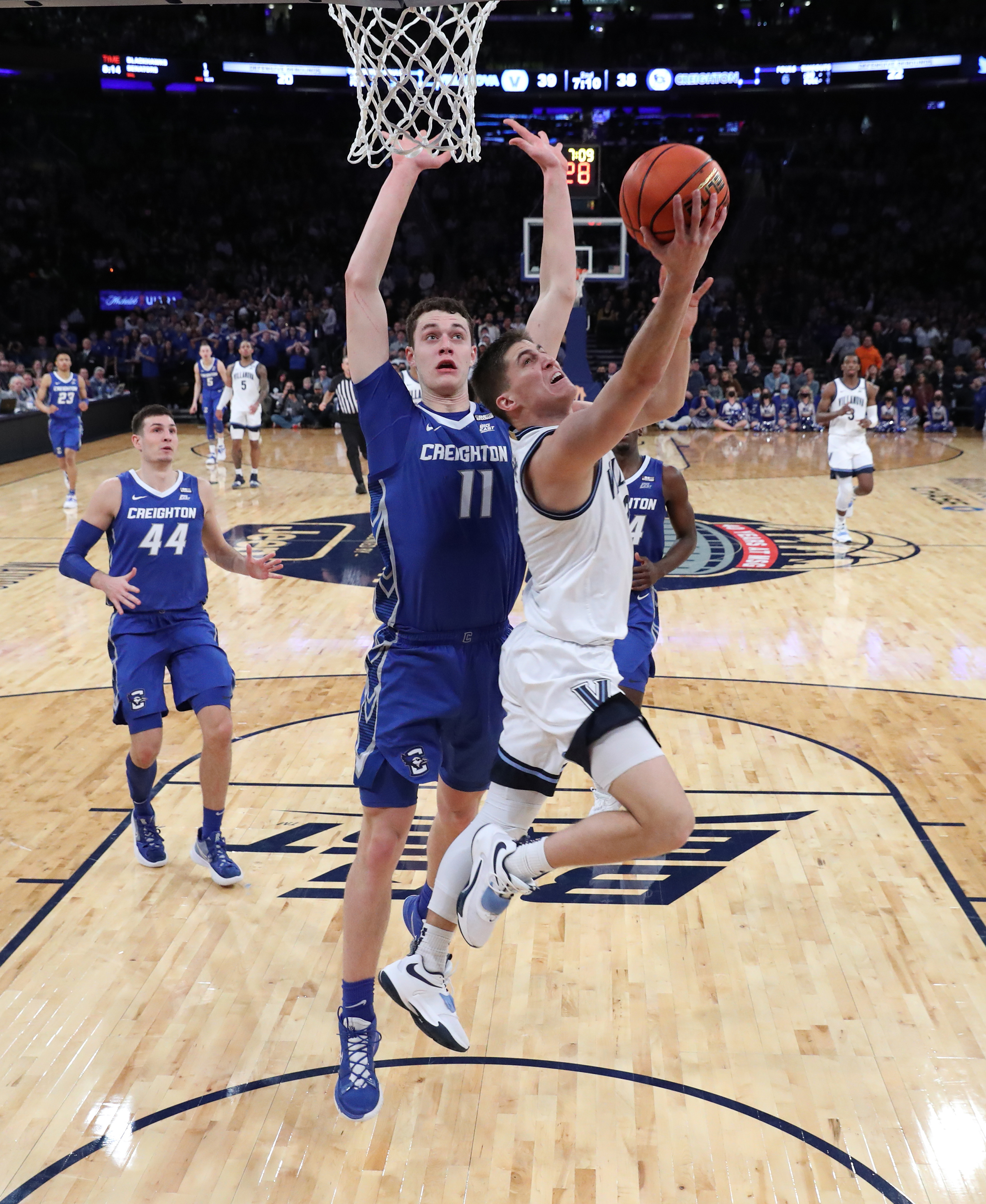 Villanova wins Big East championship over Creighton, 54-48