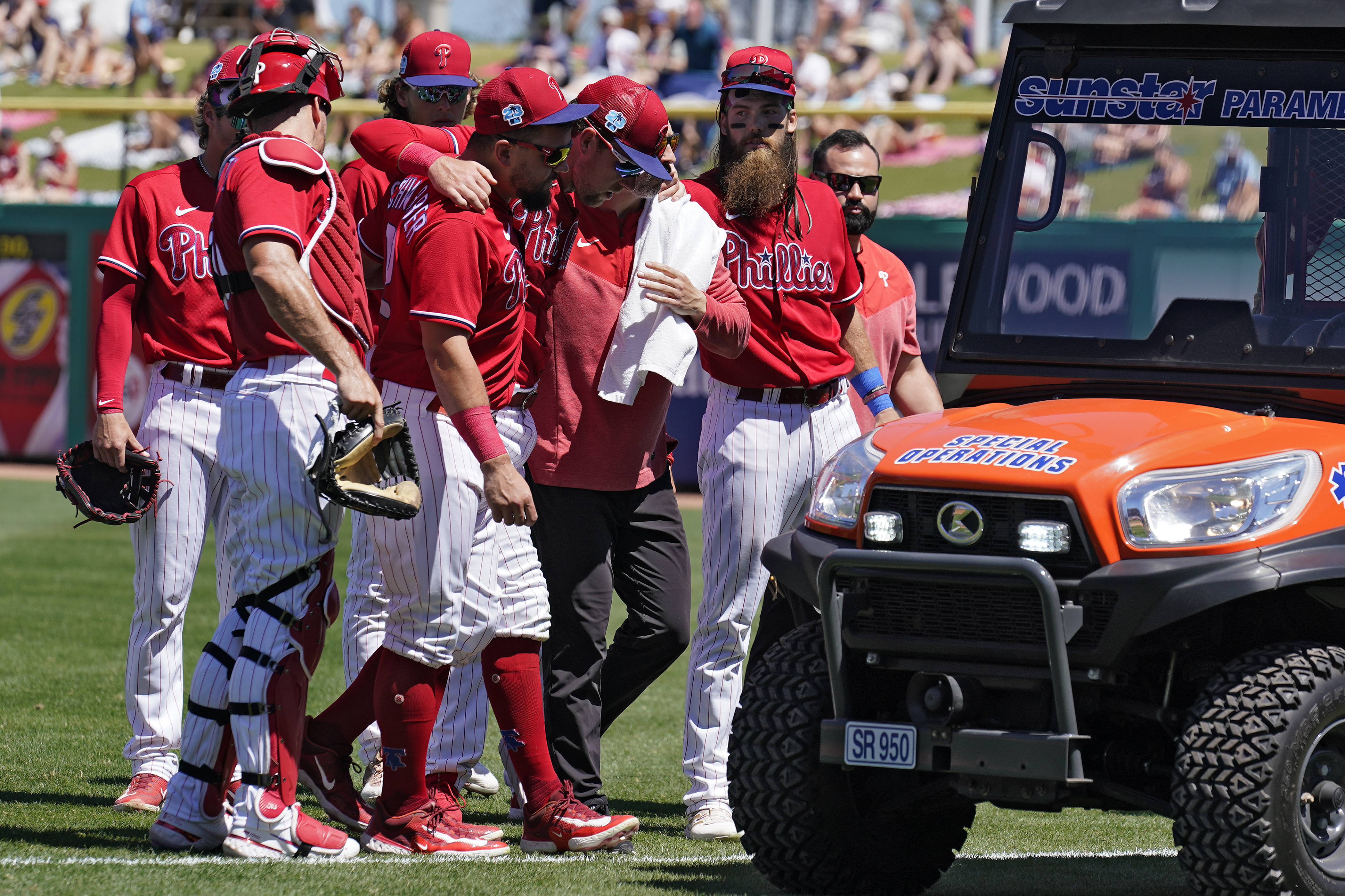 Assessing Phillies' 1B options after Rhys Hoskins' ACL tear