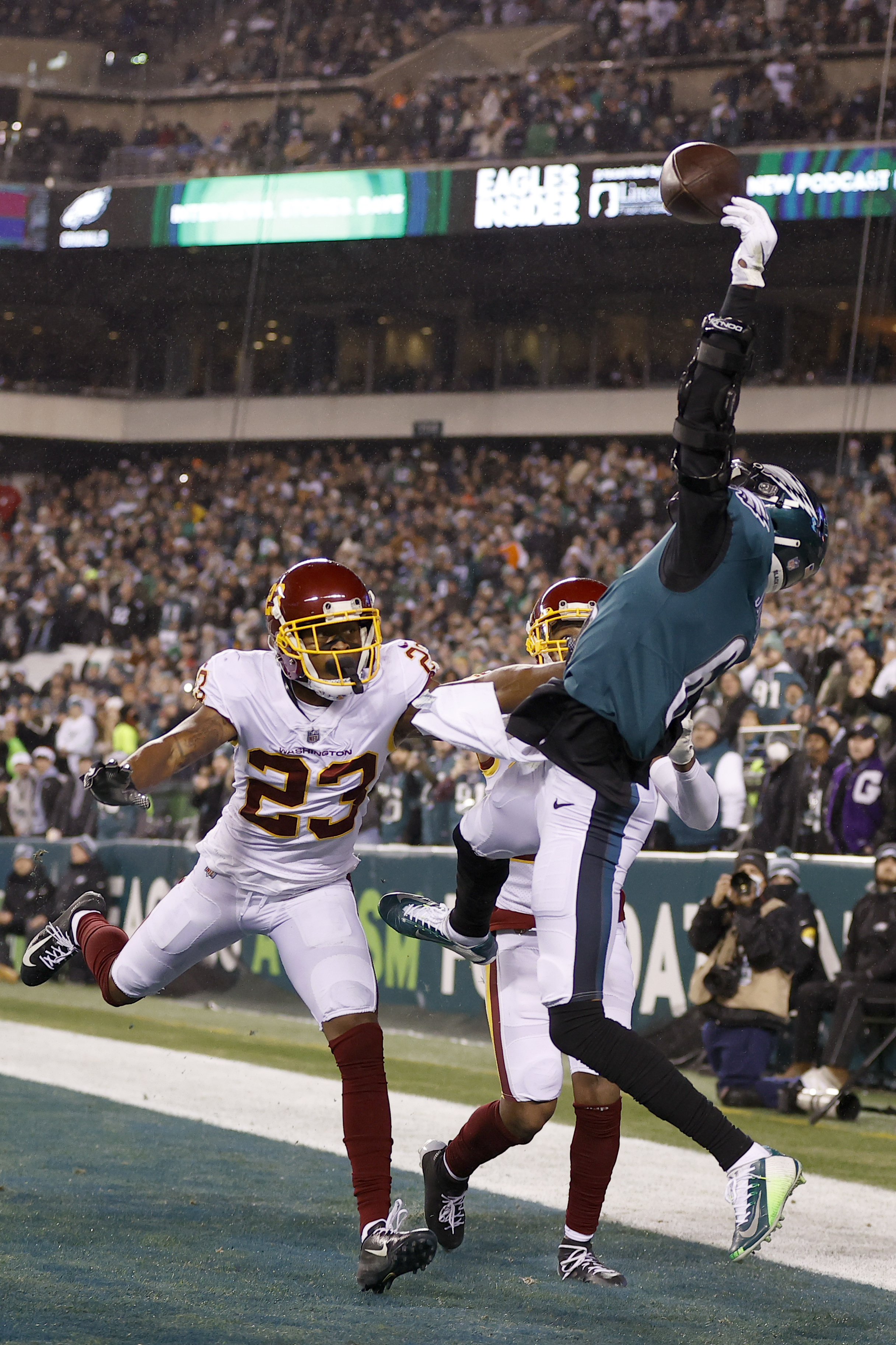 Eagles-Washington instant analysis: Birds overcome sloppy start to