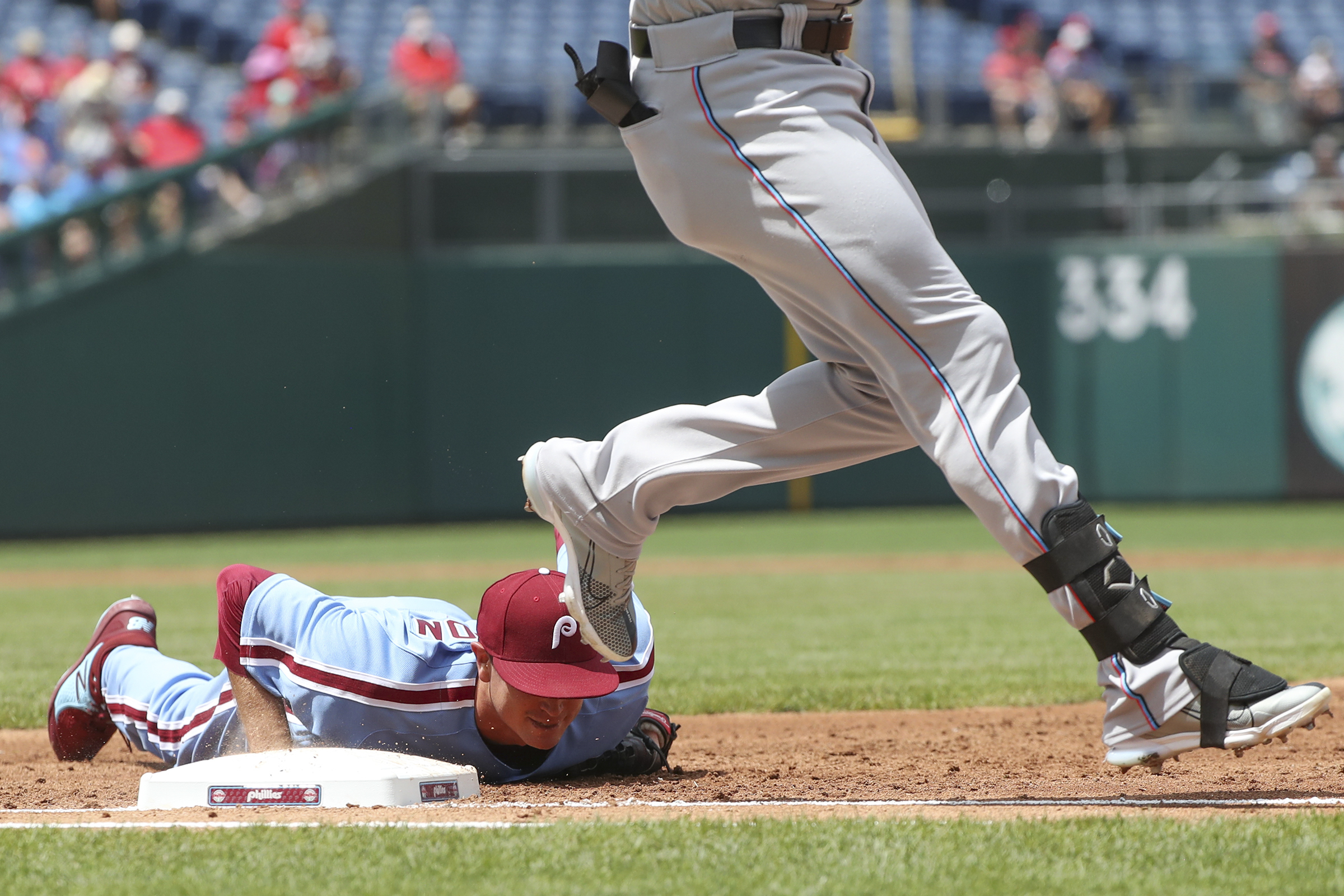 Phillies' September collapse puts wild card, playoff hopes in peril