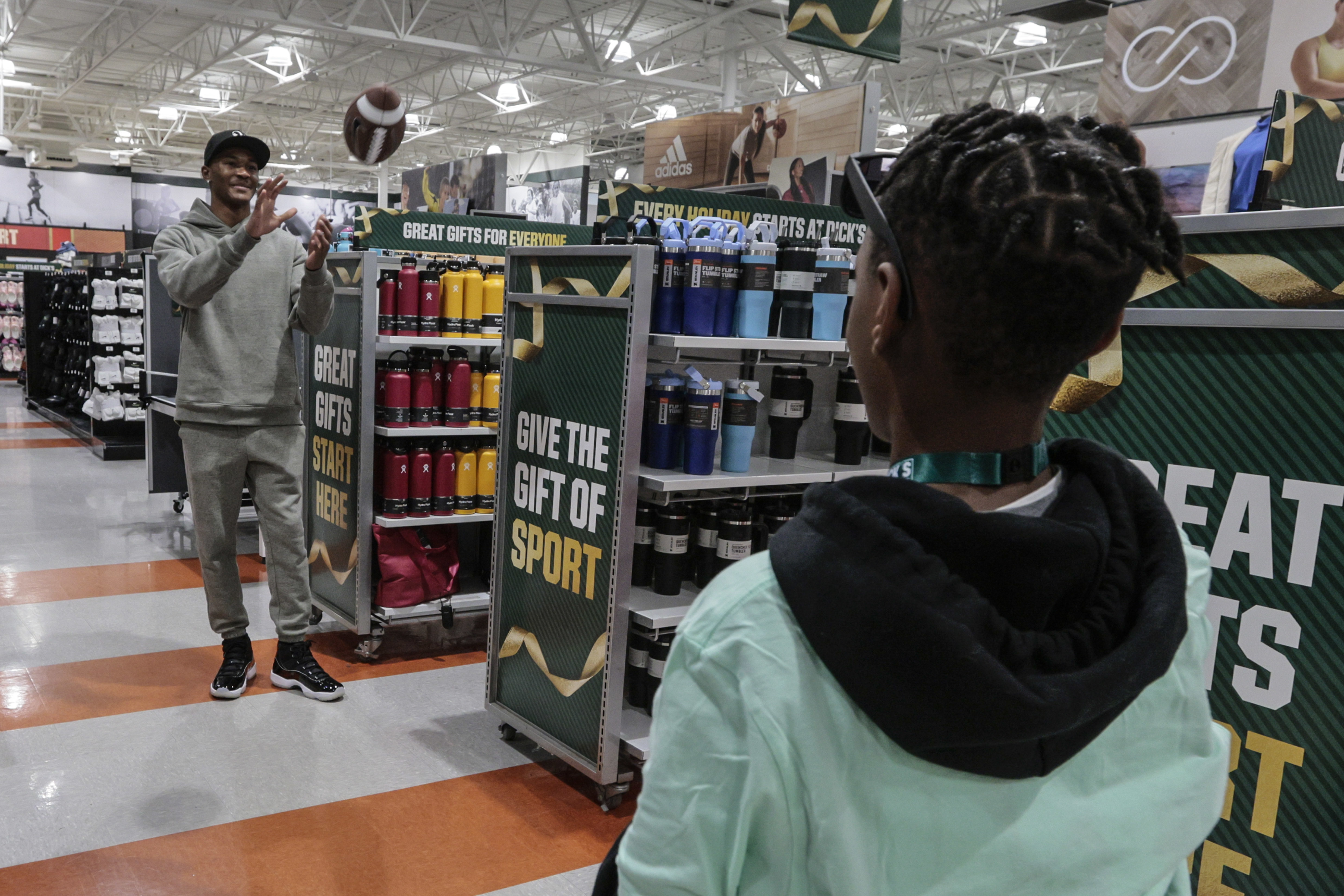 Eagles' DeVonta Smith surprises local youth with shopping trip at  sporting-goods store