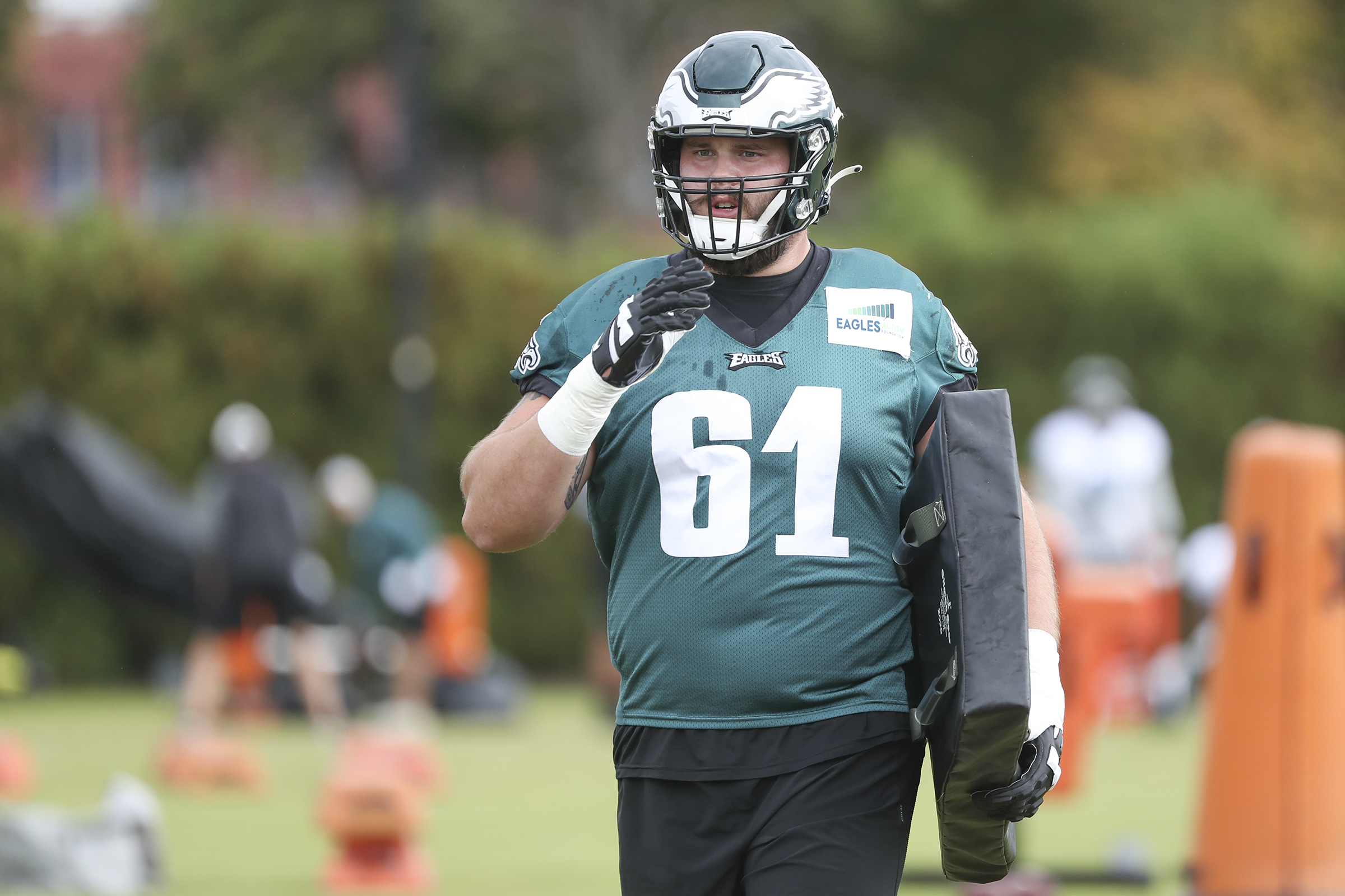 Nakobe Dean injury: Eagles linebacker questionable to return [UPDATE] -  Bleeding Green Nation