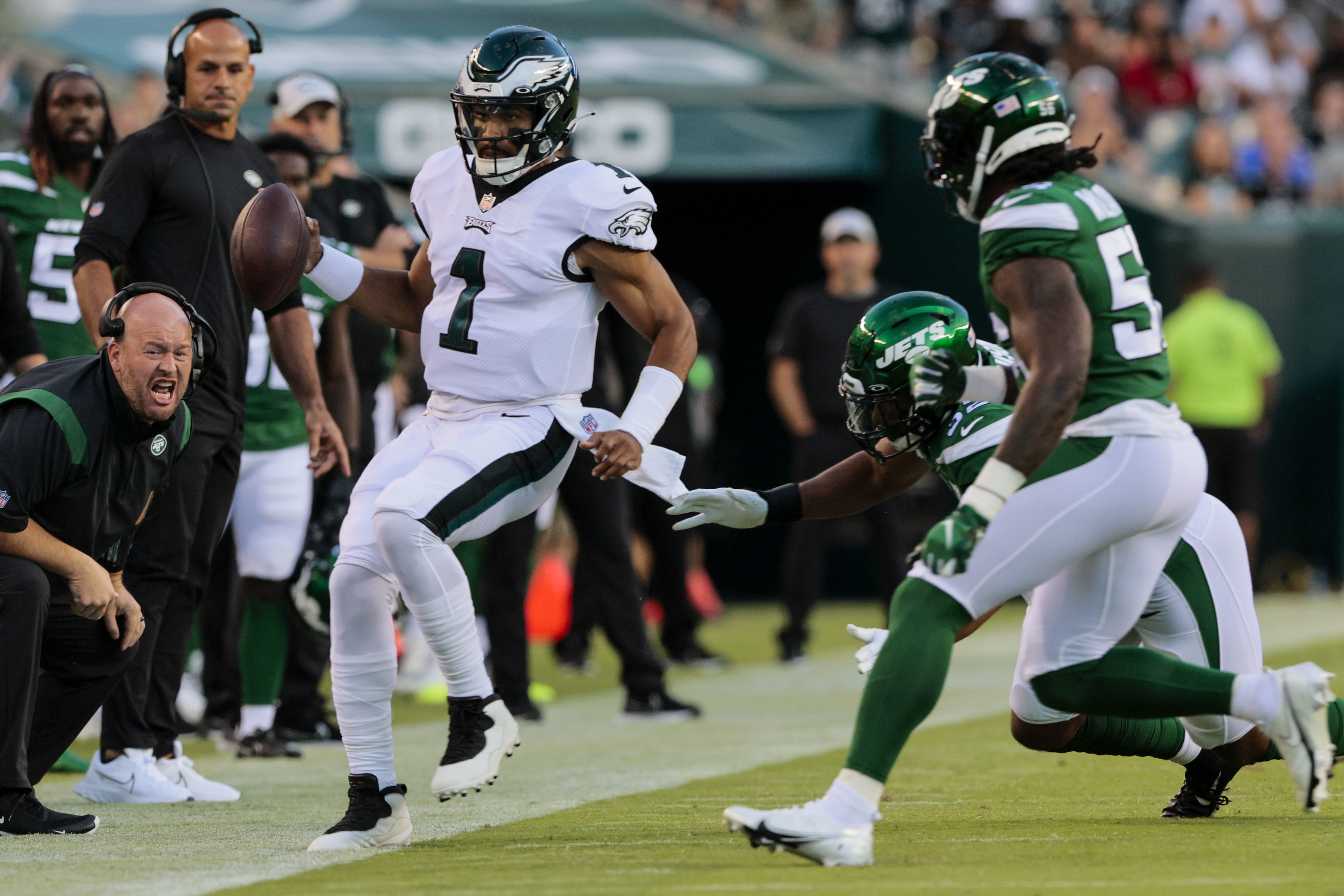 Jalen Hurts and Eagles starters look sharp in preseason opener