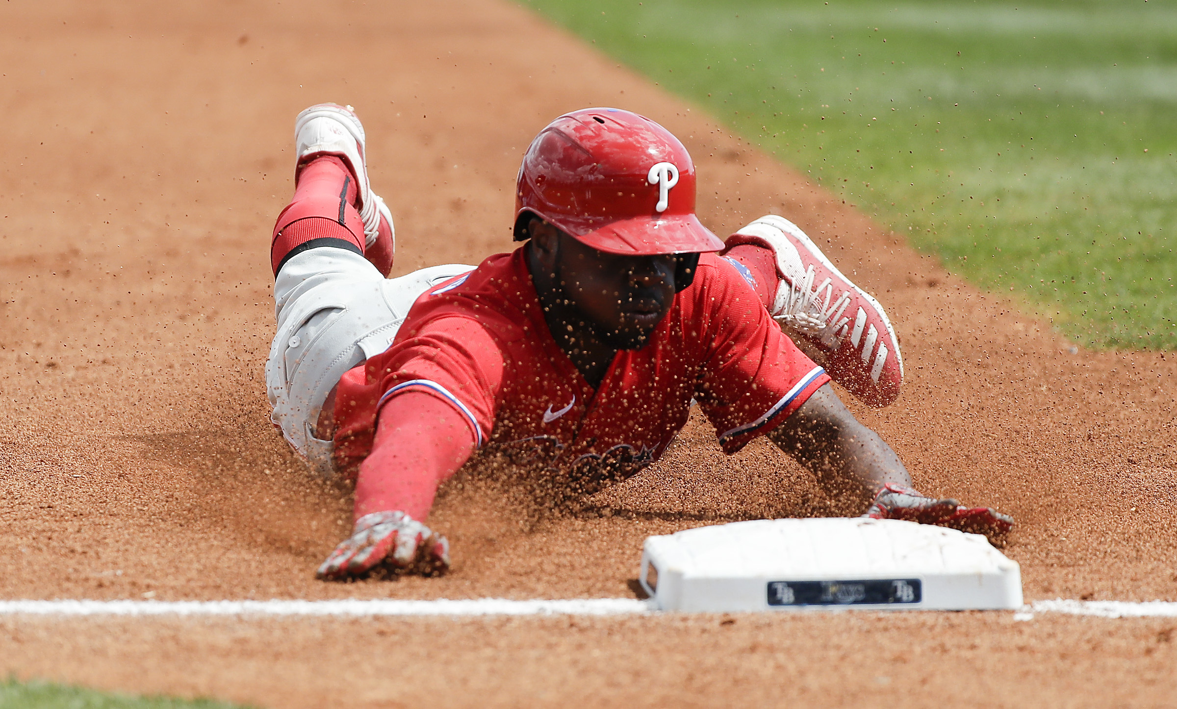 Roman Quinn singles on a line drive to center fielder Charlie