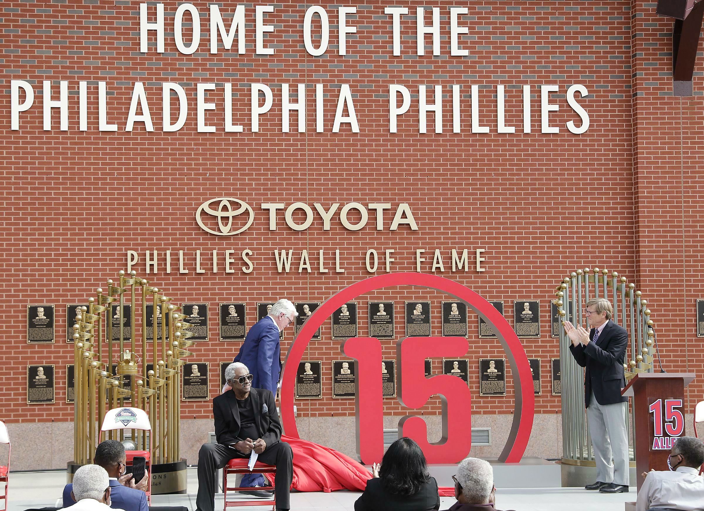 Phillies Immortalize Number 15 in Honor of Dick Allen