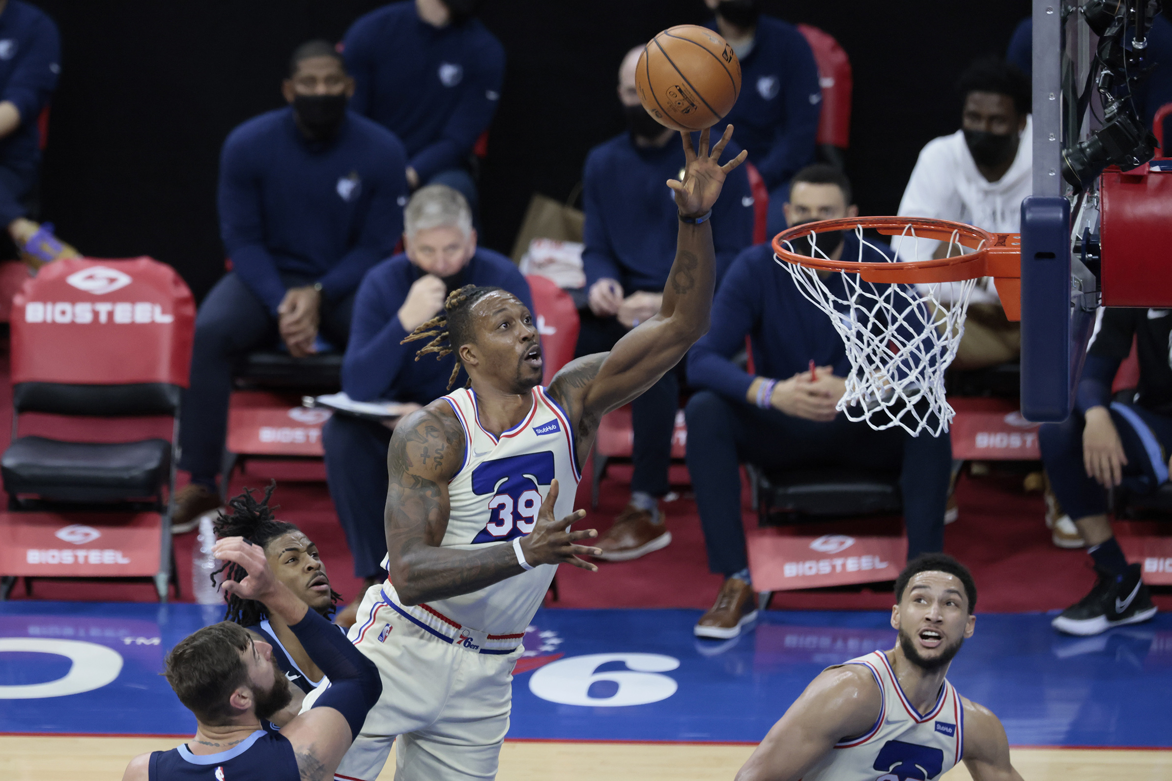 Sixers: Dwight Howard playing his best basketball at right time